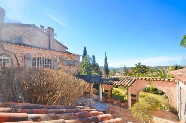 Grasse Villa for sale Charming Mas with Open Views — photo 6