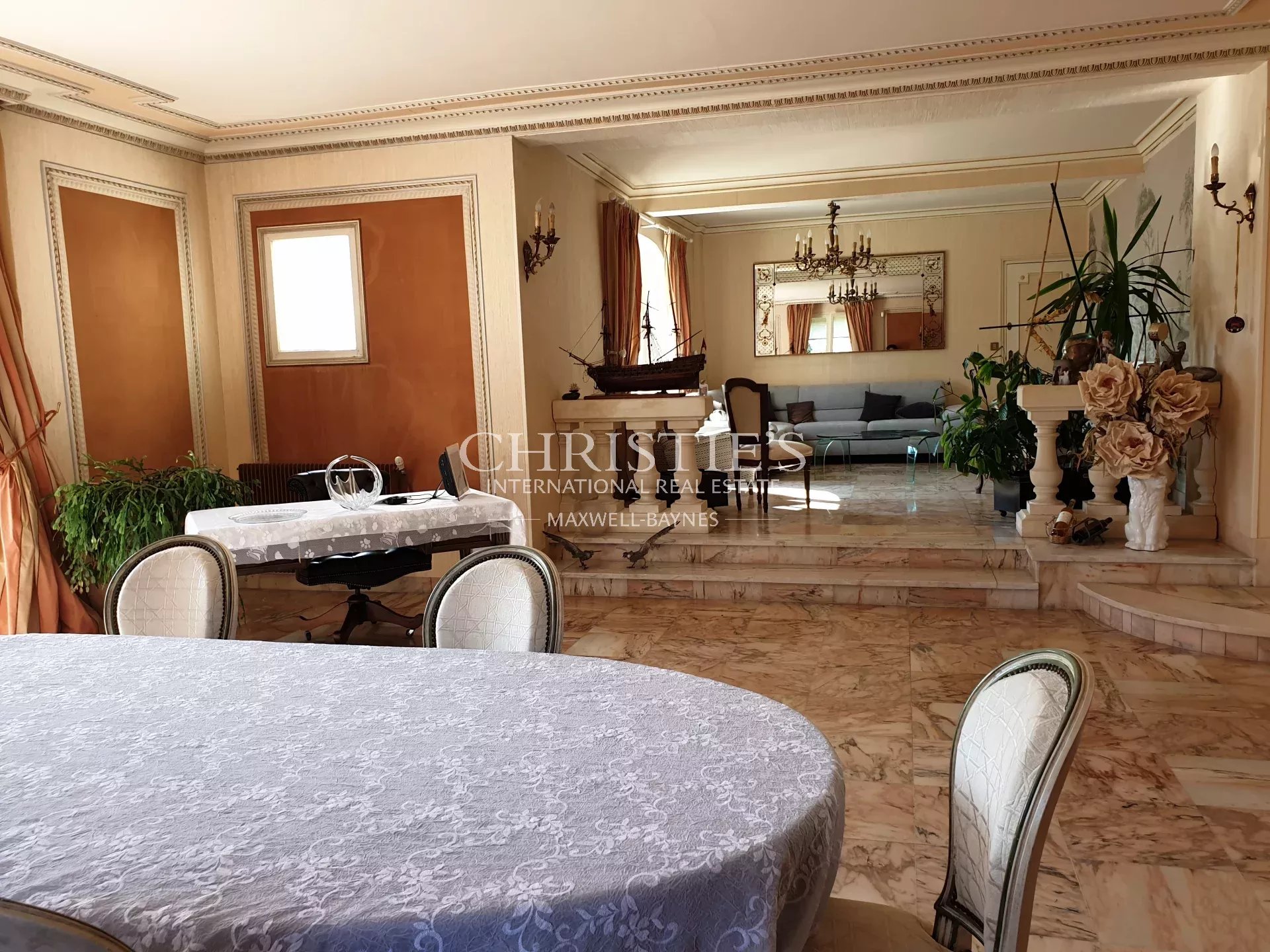 7 Bedroom Vineyard's Image 10