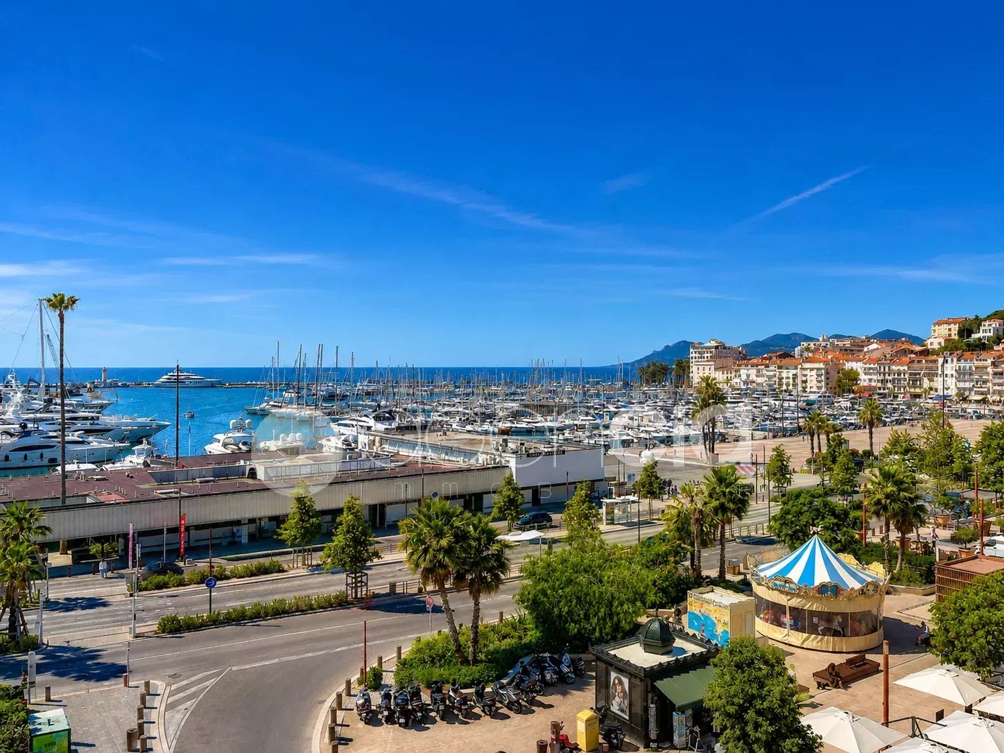 Appartement en dernier étage avec vue mer