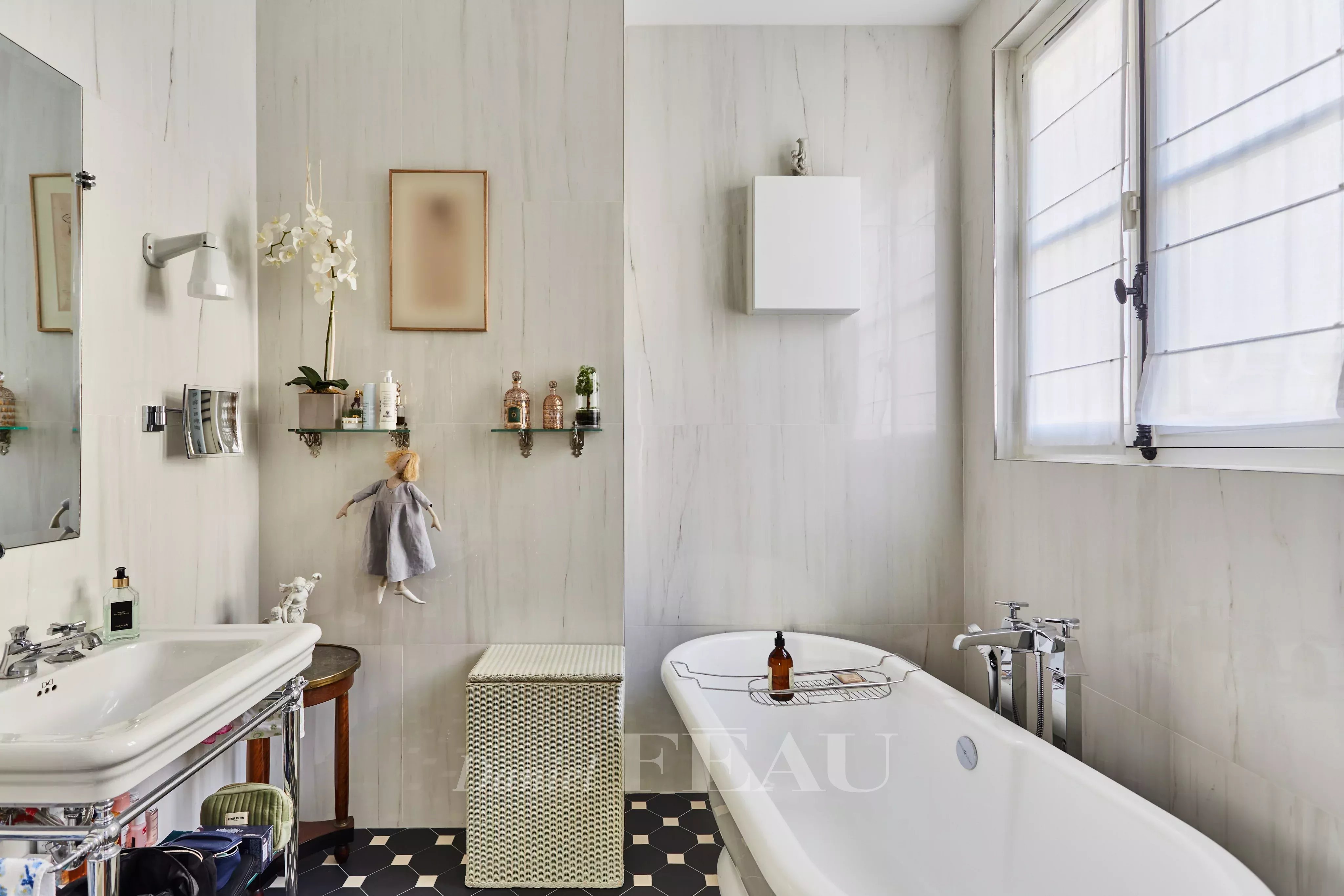 Sale Apartment Paris 16th