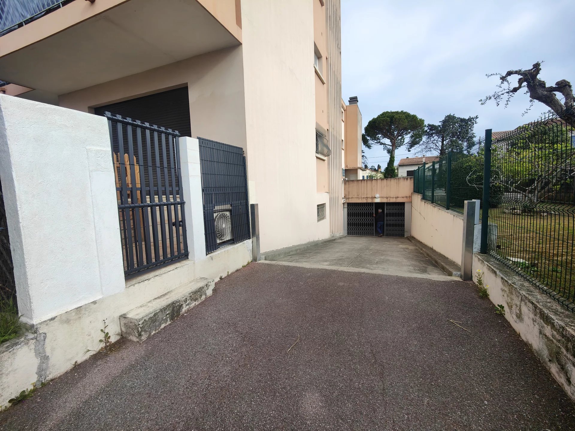 Entrepôt à louer, 50 m², Cannes