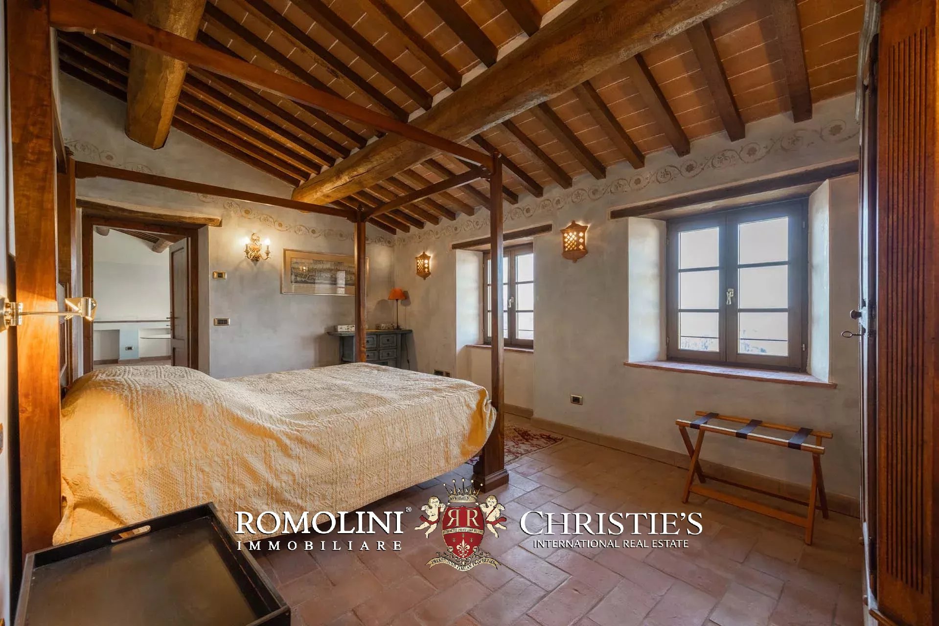 10 Bedroom Villa/Townhouse's Image 140