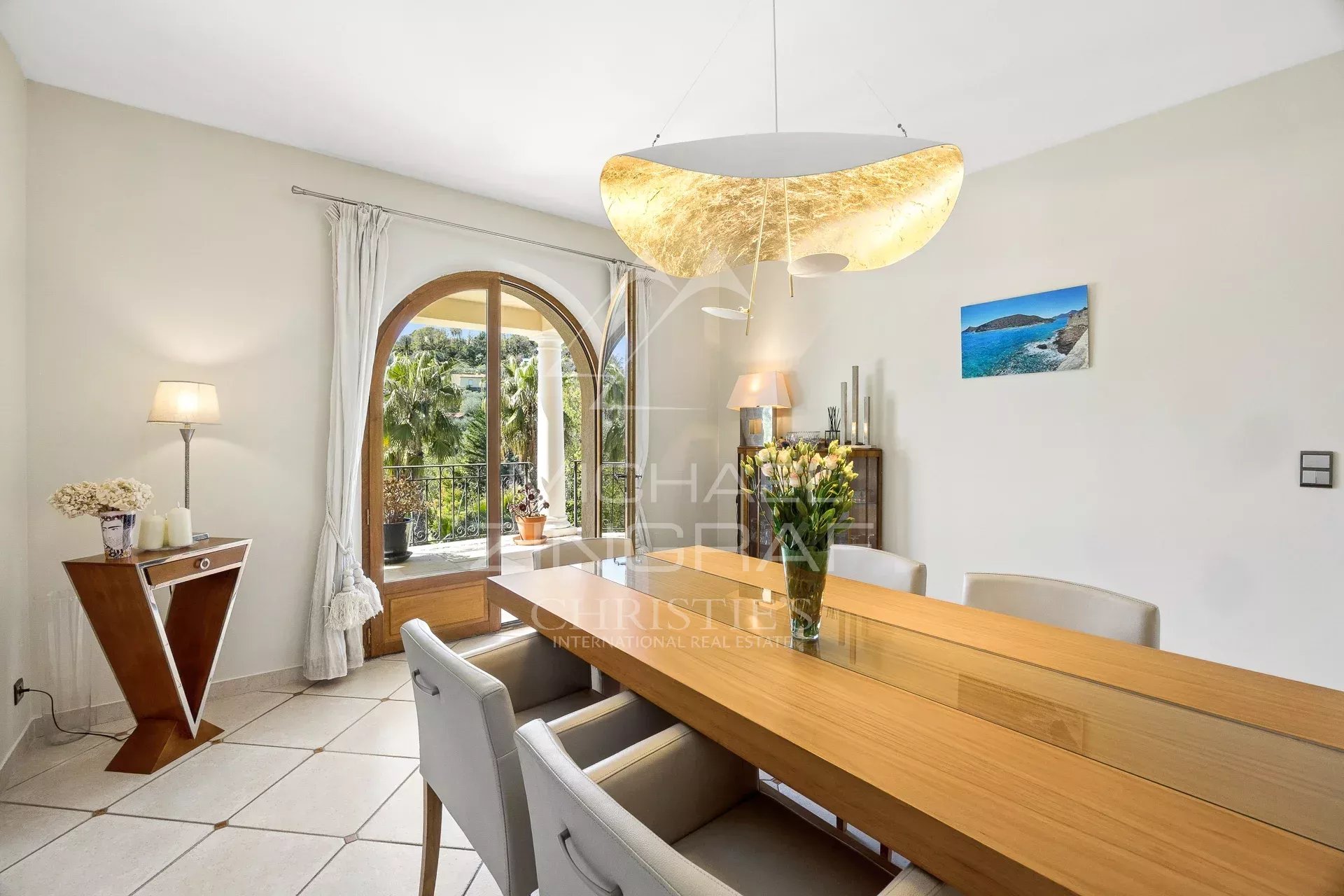 5 Bedroom Villa/Townhouse's Image 3