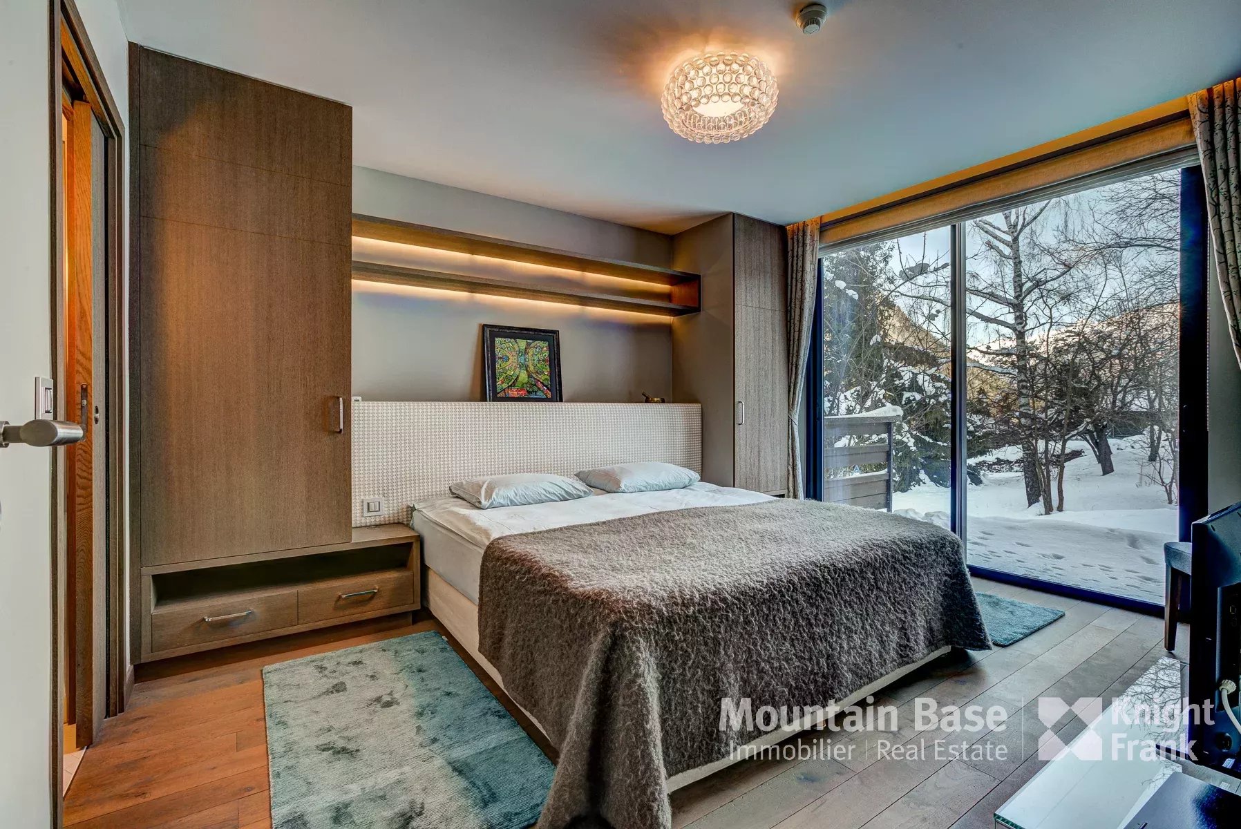 Photo of Beautifully designed, contemporary 4/5 bedroom chalet in a quiet area of Les Houches
