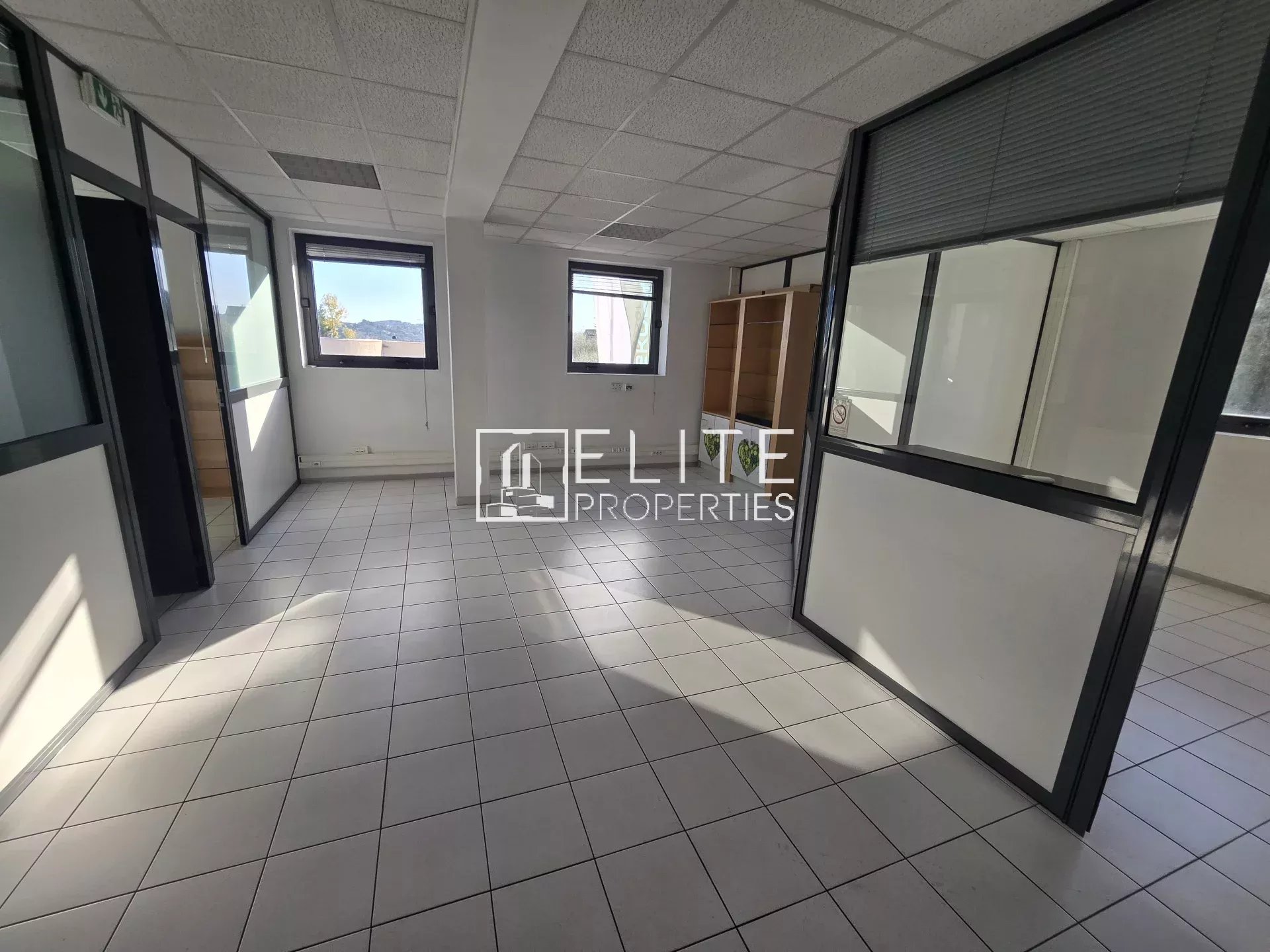 Bureau à louer, 125 m², Grasse