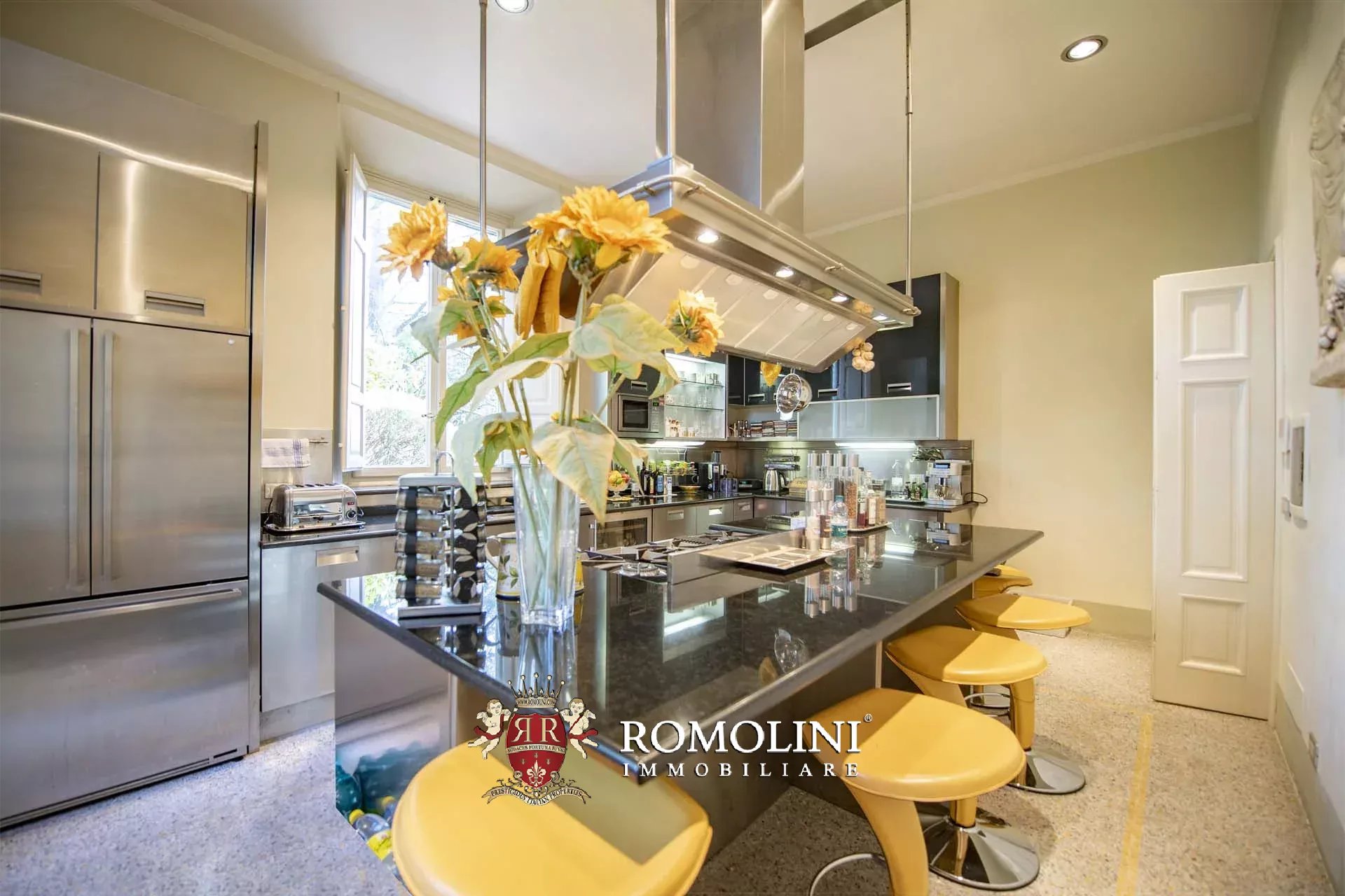 8 Bedroom Villa/Townhouse's Image 20