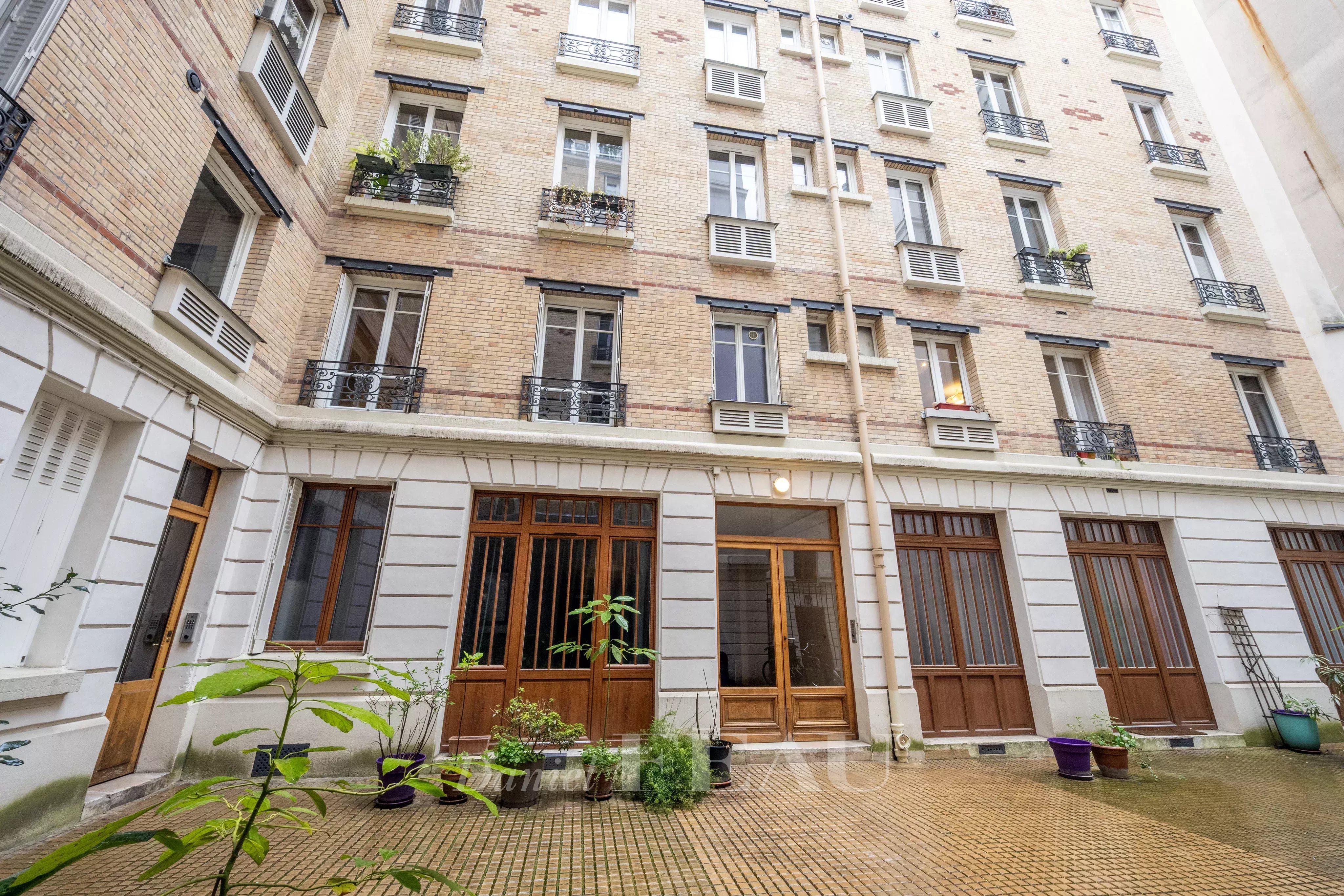 Sale Apartment Paris 9th