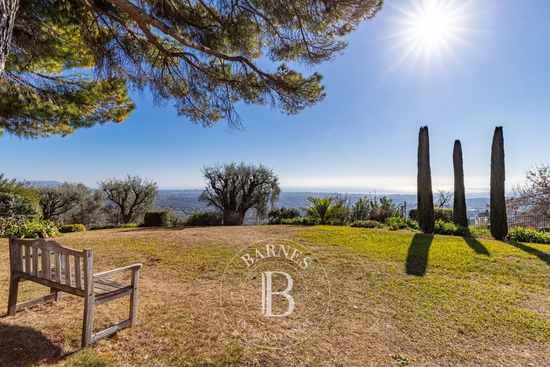 Exceptional domaine with 180° sea and mountain view - picture 23 title=