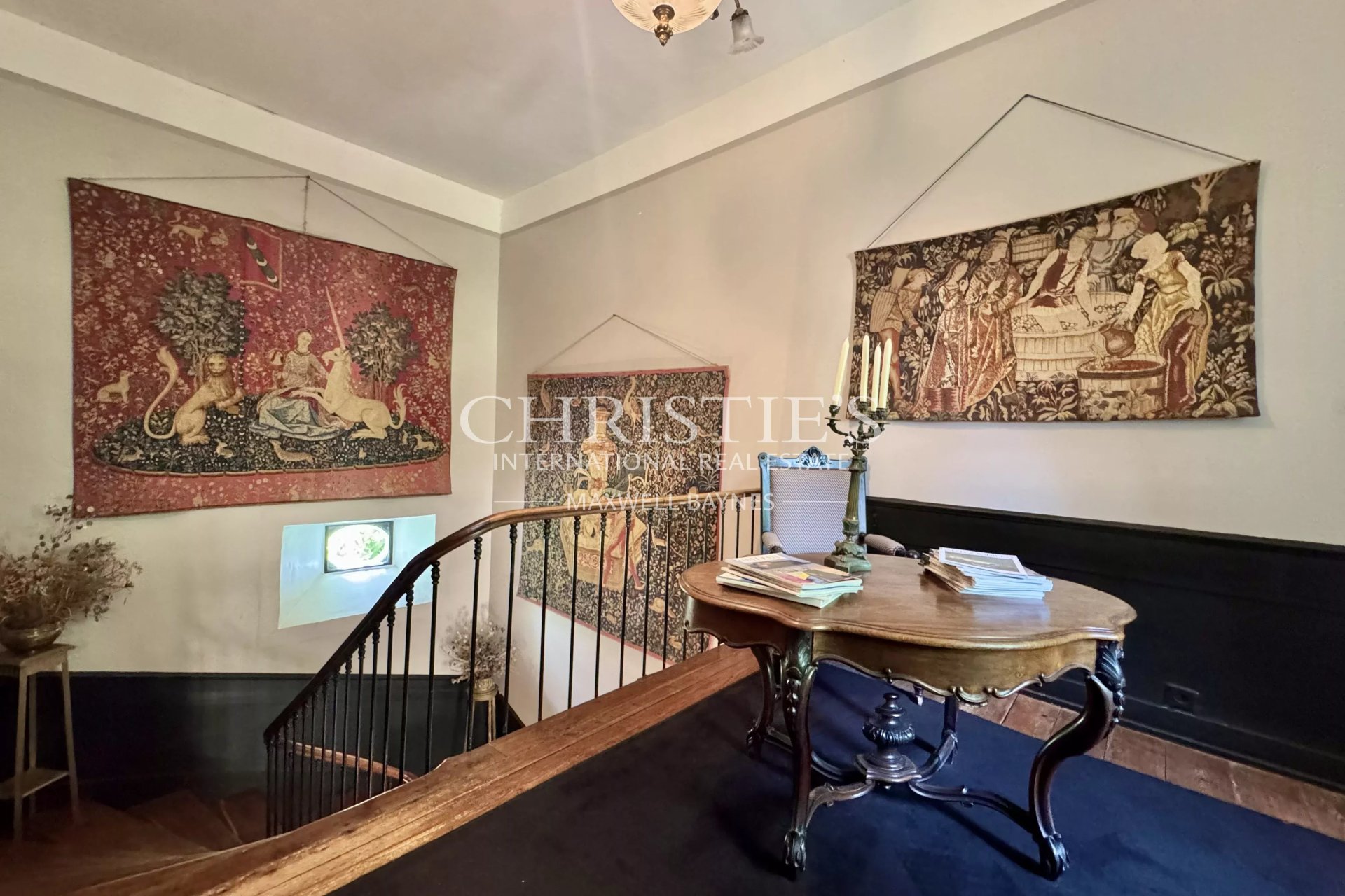 6 Bedroom Villa/Townhouse's Image 23