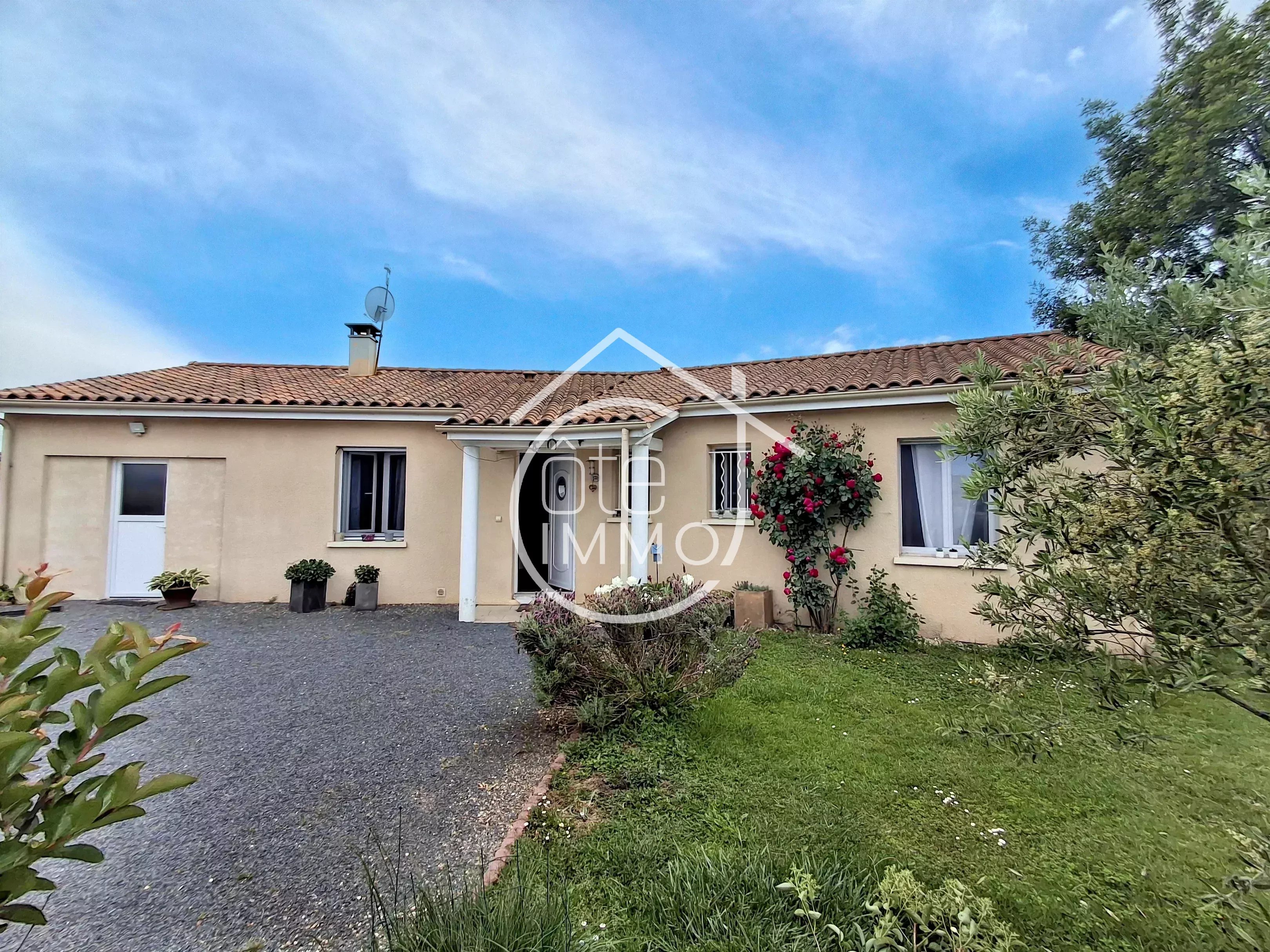 SAINT-GERMAIN-ET-MONS : Charmante maison de plain-pied, 5 pièces, 111m², avec jardin