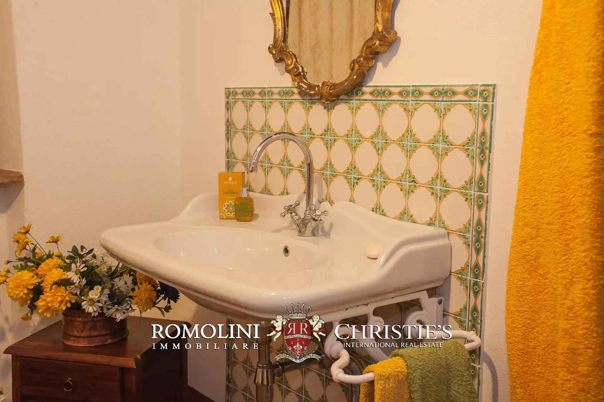 11 Bedroom Villa/Townhouse's Image 30