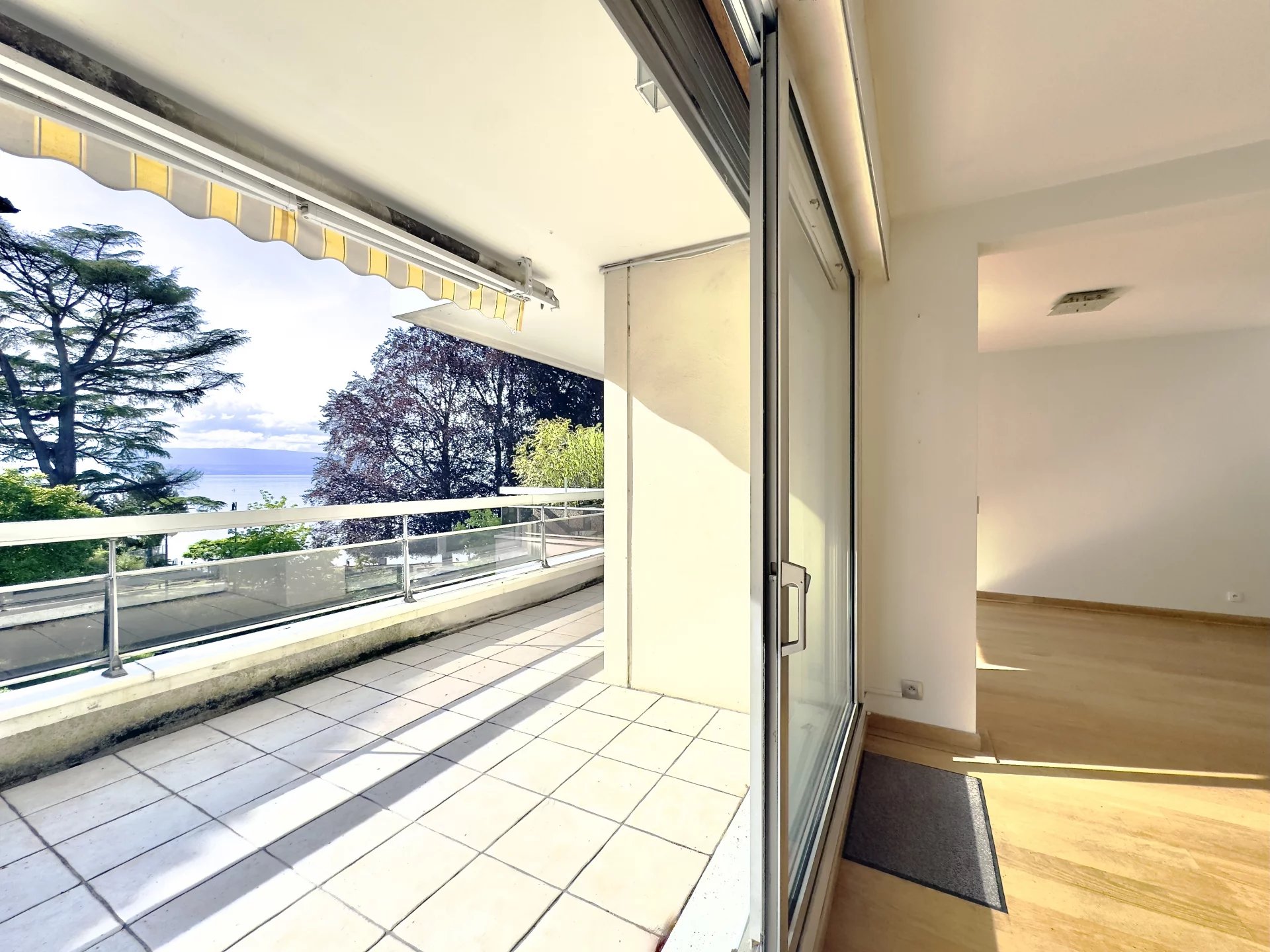 Appartement T3 vue lac dans résidence de standing