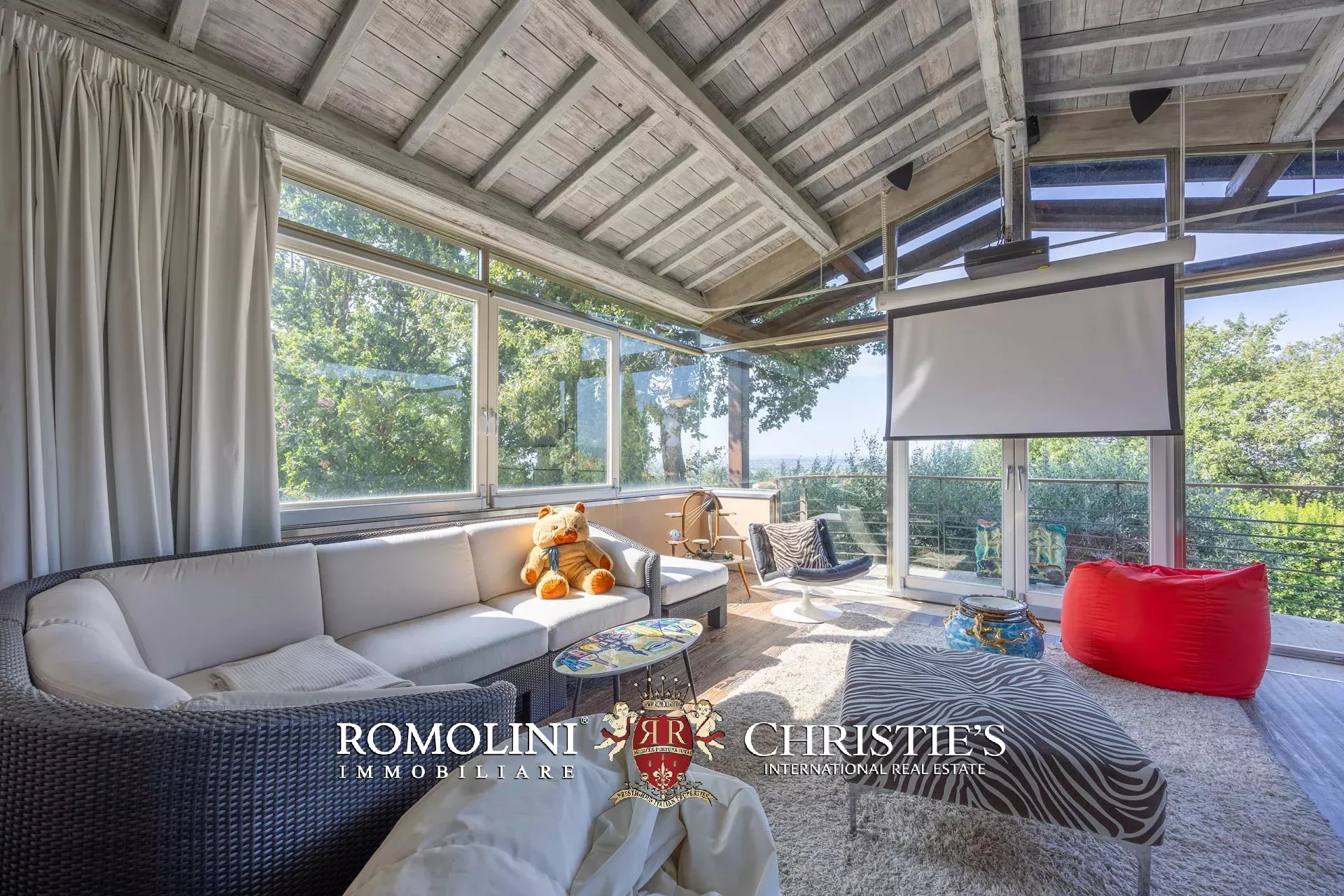 4 Bedroom Villa/Townhouse's Image 99