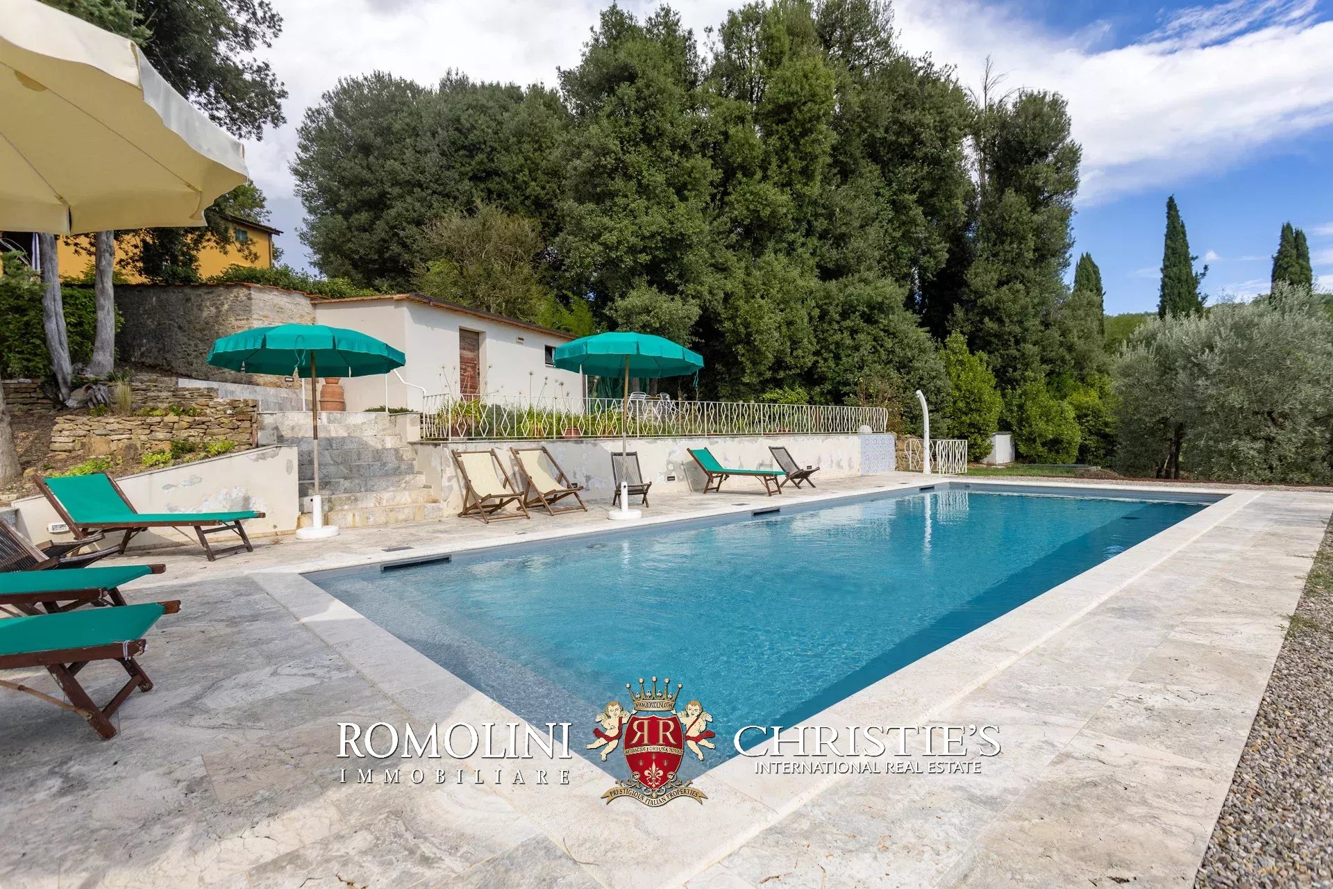 5 Bedroom Villa/Townhouse's Image 7
