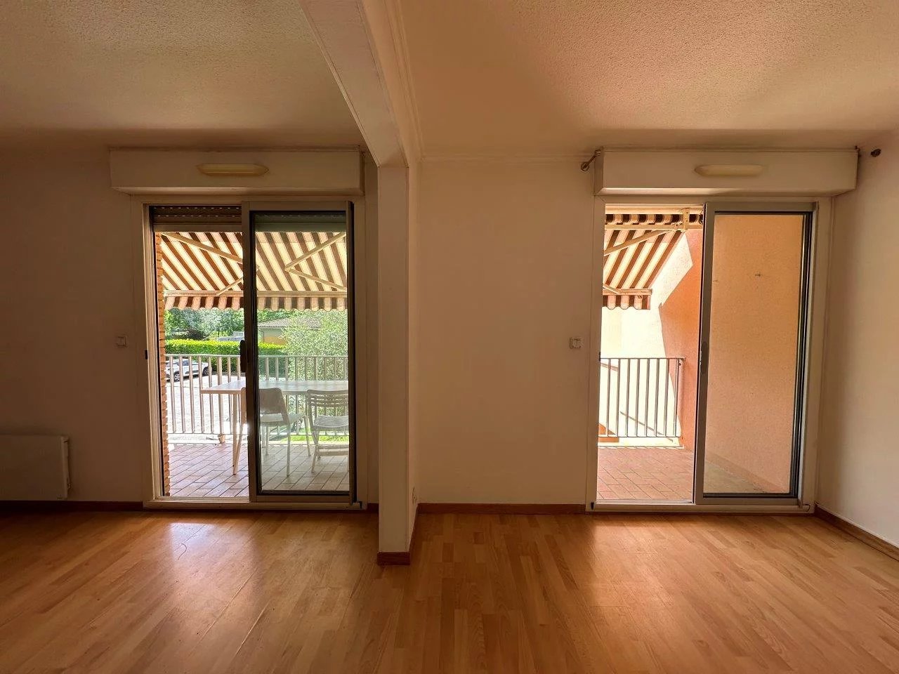 Dans belle résidence arborée au calme - Appartement T4/5 avec grand balcon/terrasse, cave, ascenseur et parking