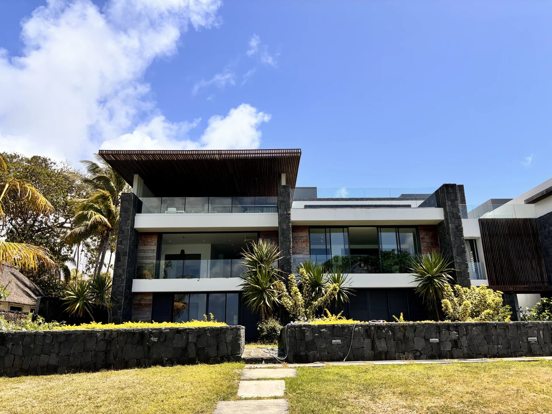BLUE BAY - Beachfront apartment with full ownership - 3 bedrooms - picture 5 title=