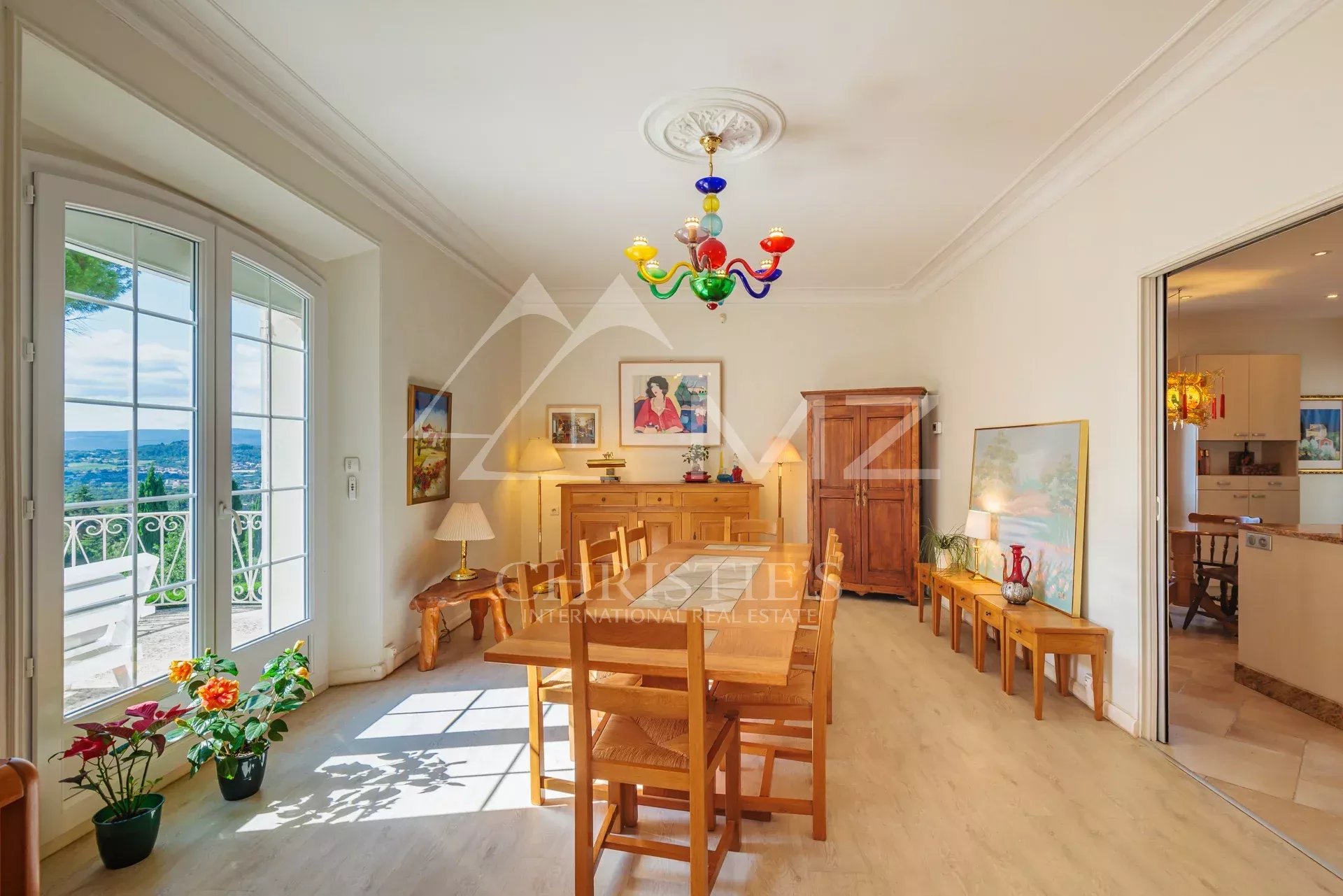 6 Bedroom Villa/Townhouse's Image 3