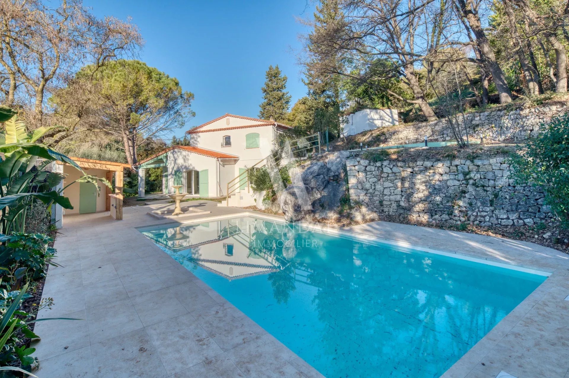 Mougins - renovated villa 350 m2- 5 bedrooms - land 4000 m²