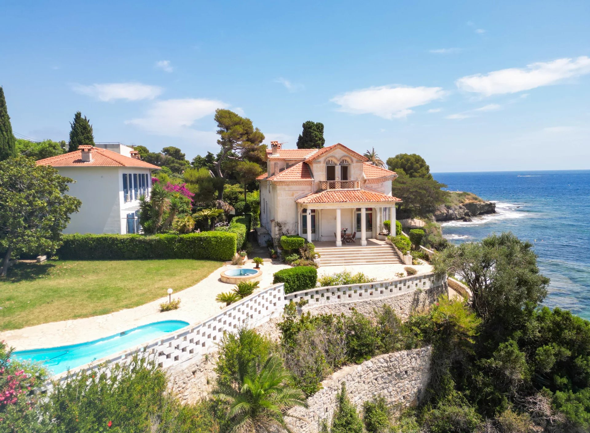 Propriété pieds dans l'eau, Cap d'Ail vue mer panoramique St Jean Cap Ferrat, piscine