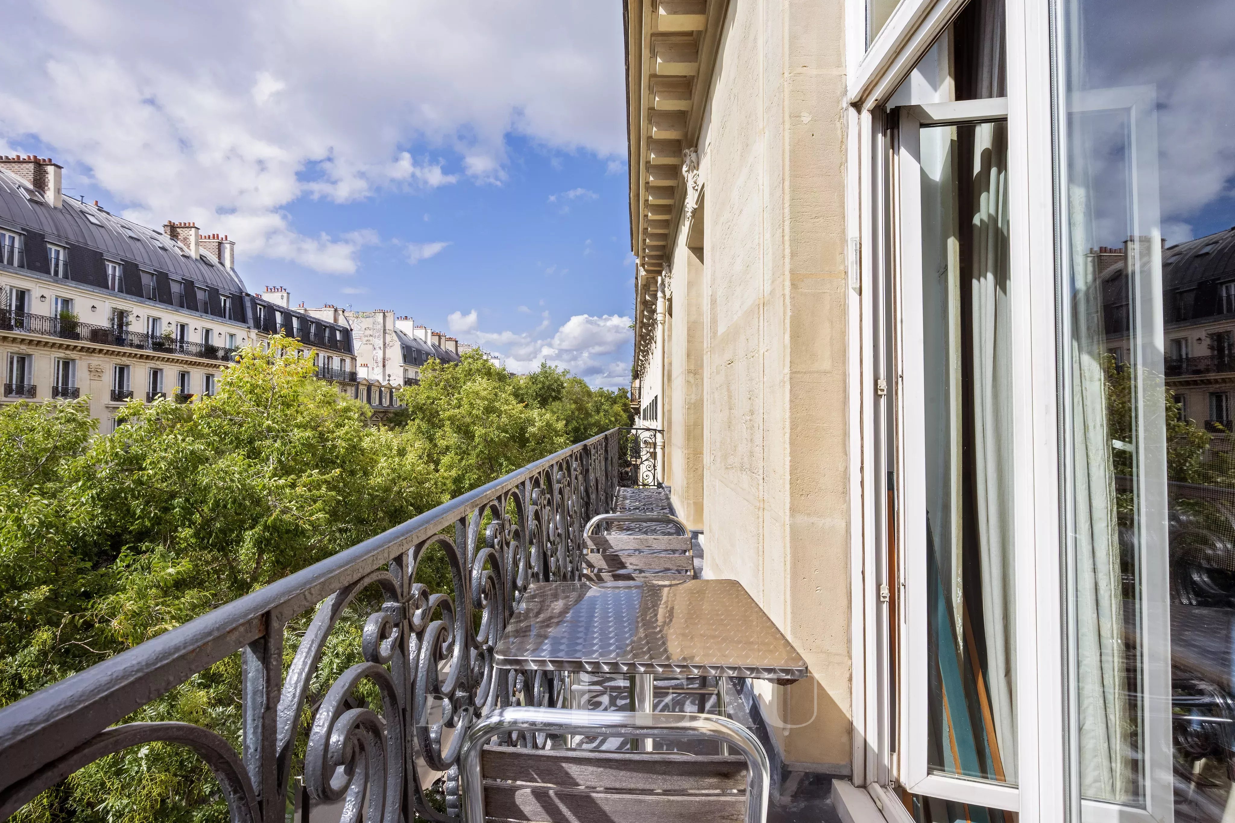 Large balcony of 16,75 m²