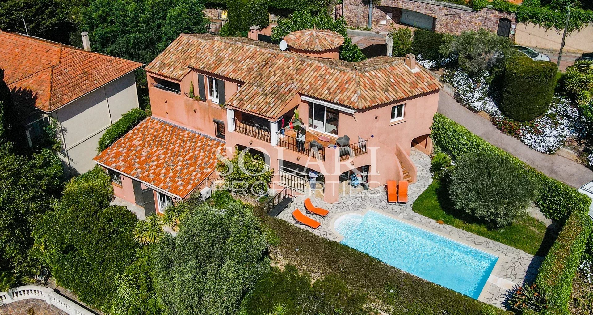 Villa with pool at walking distance from beaches in Théoule