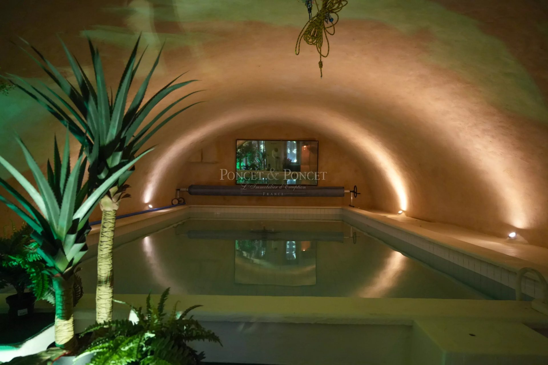 7 Bedroom Chateau's Image 21
