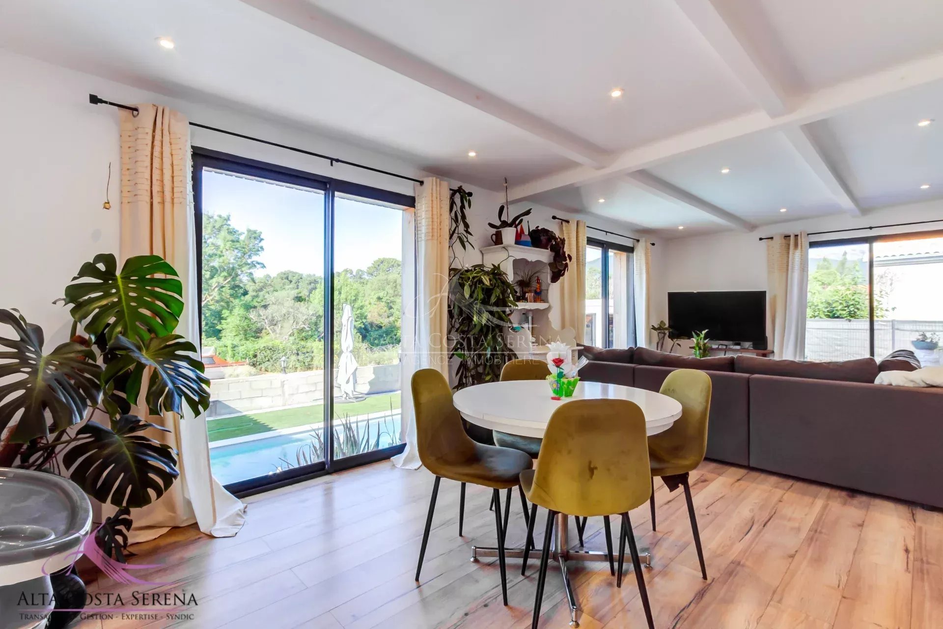 Agence immobilière de 