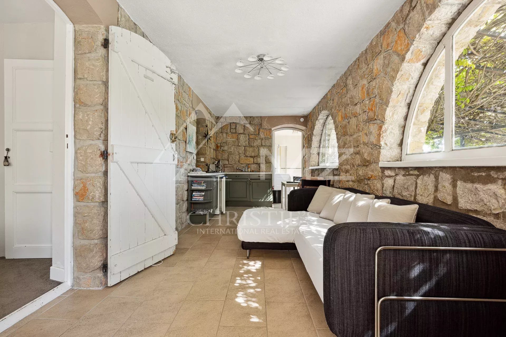 5 Bedroom Villa/Townhouse's Image 6