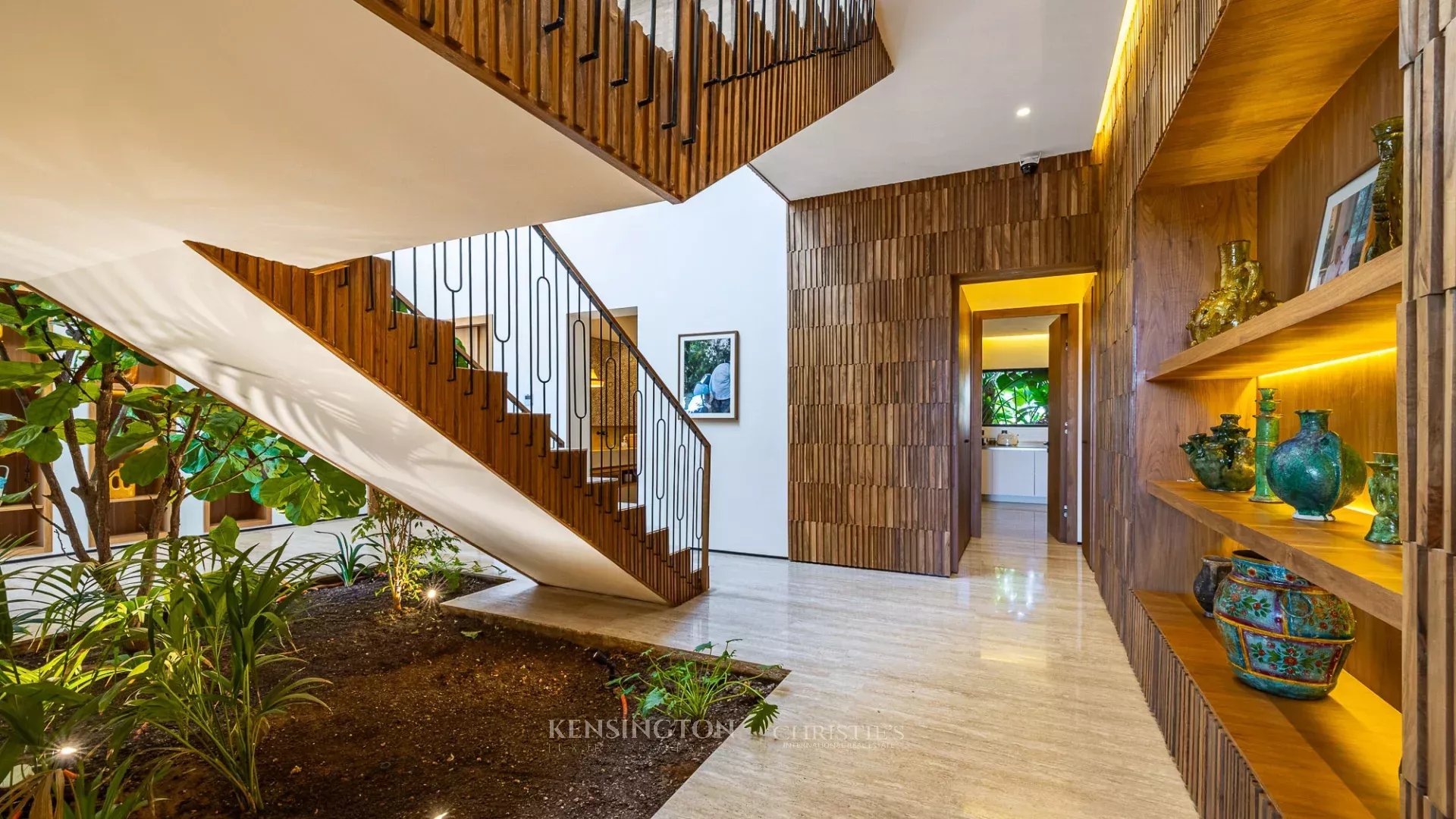 6 Bedroom Villa/Townhouse's Image 11