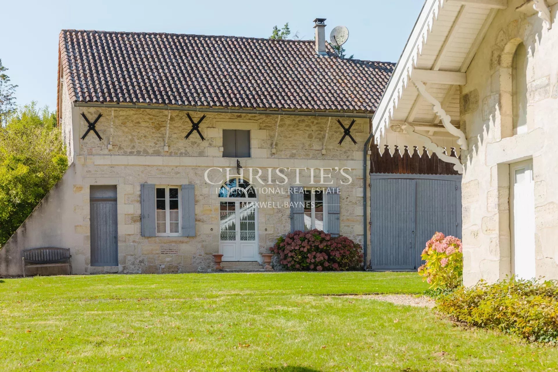 9 Bedroom Chateau's Image 5