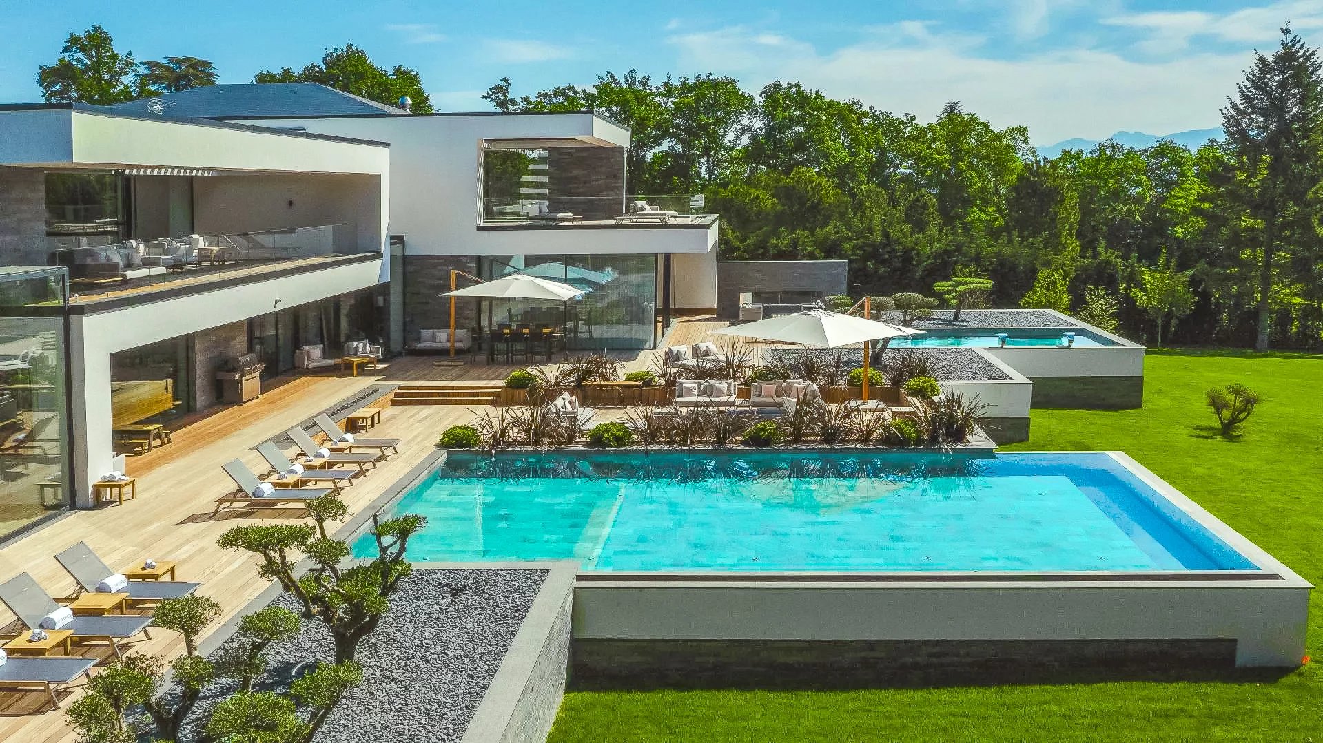 “Ultima Grand Villa”  An architectural masterpiece of modernity and elegance