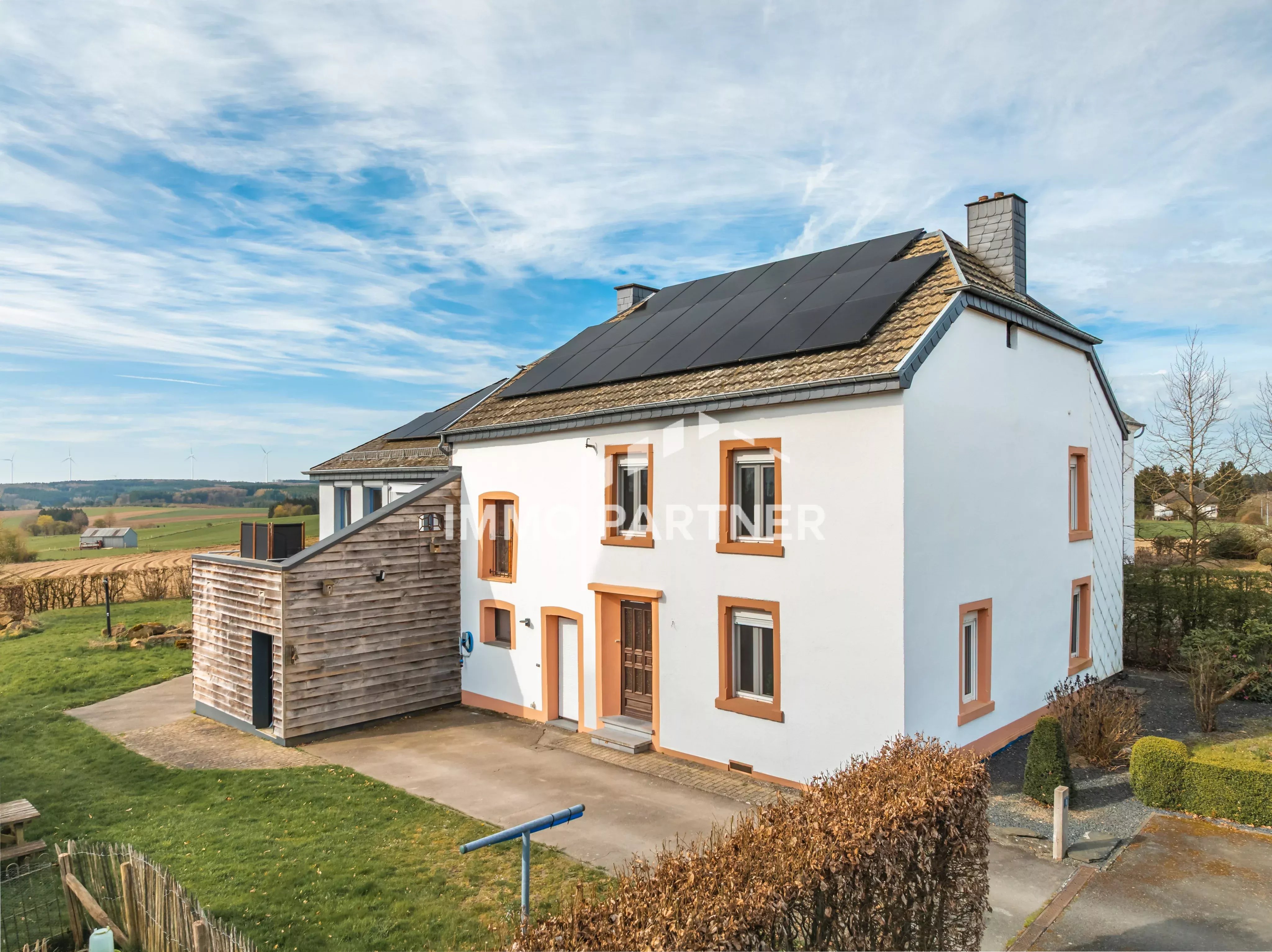 Bifamily house on a 6460 m² plot