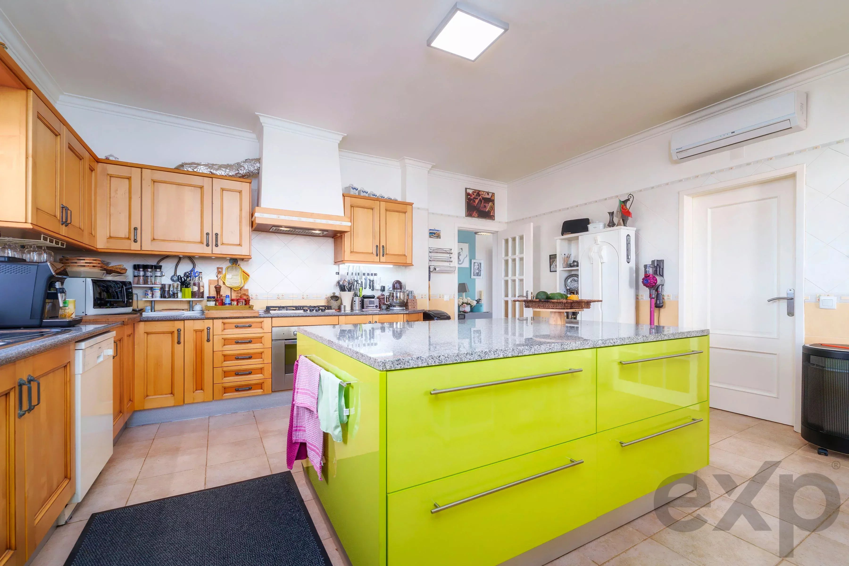 A fantastic, charming 4-bedroom villa with a garden and swimming pool on the outskirts of Olhão 87006245 image 18