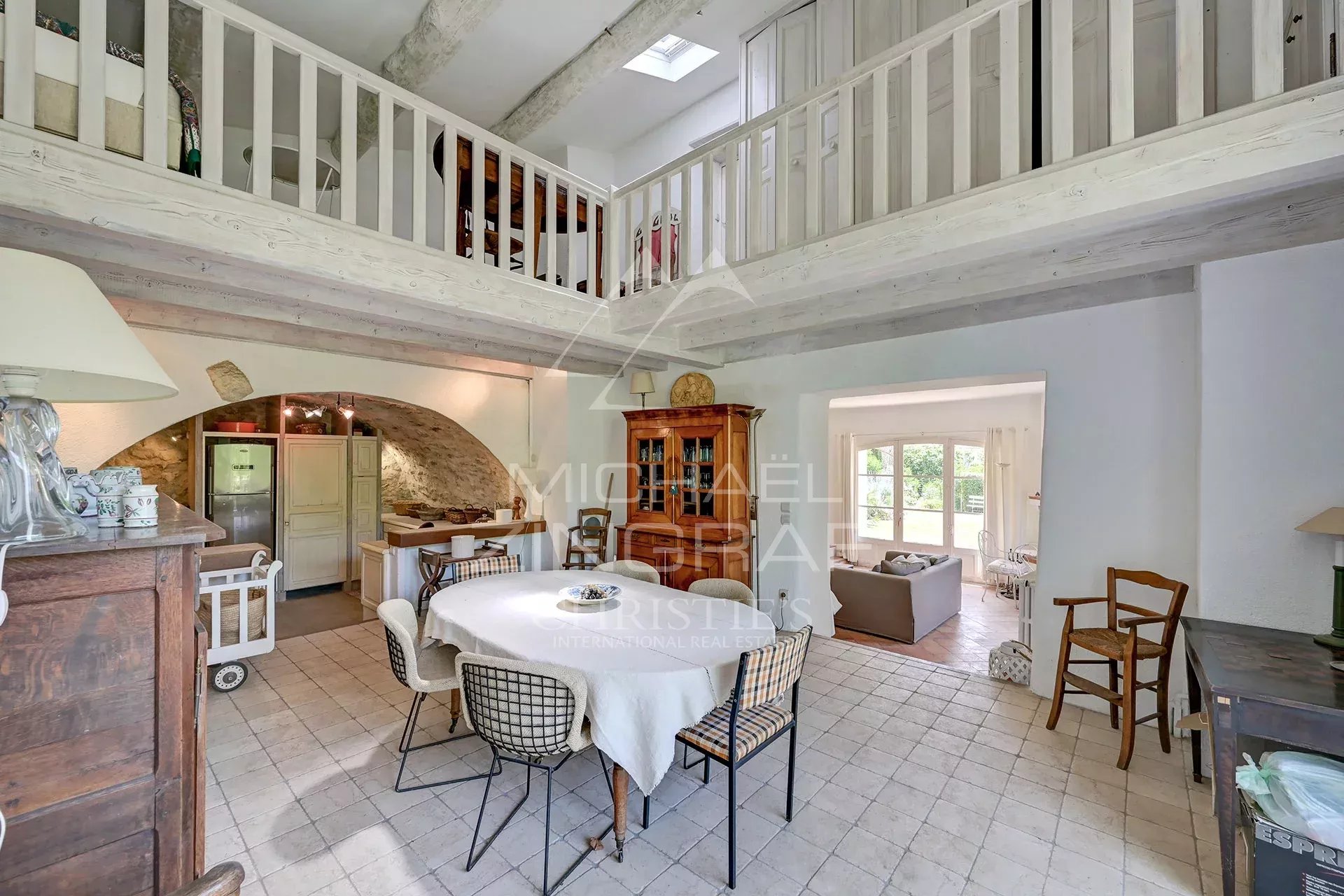5 Bedroom Villa/Townhouse's Image 4