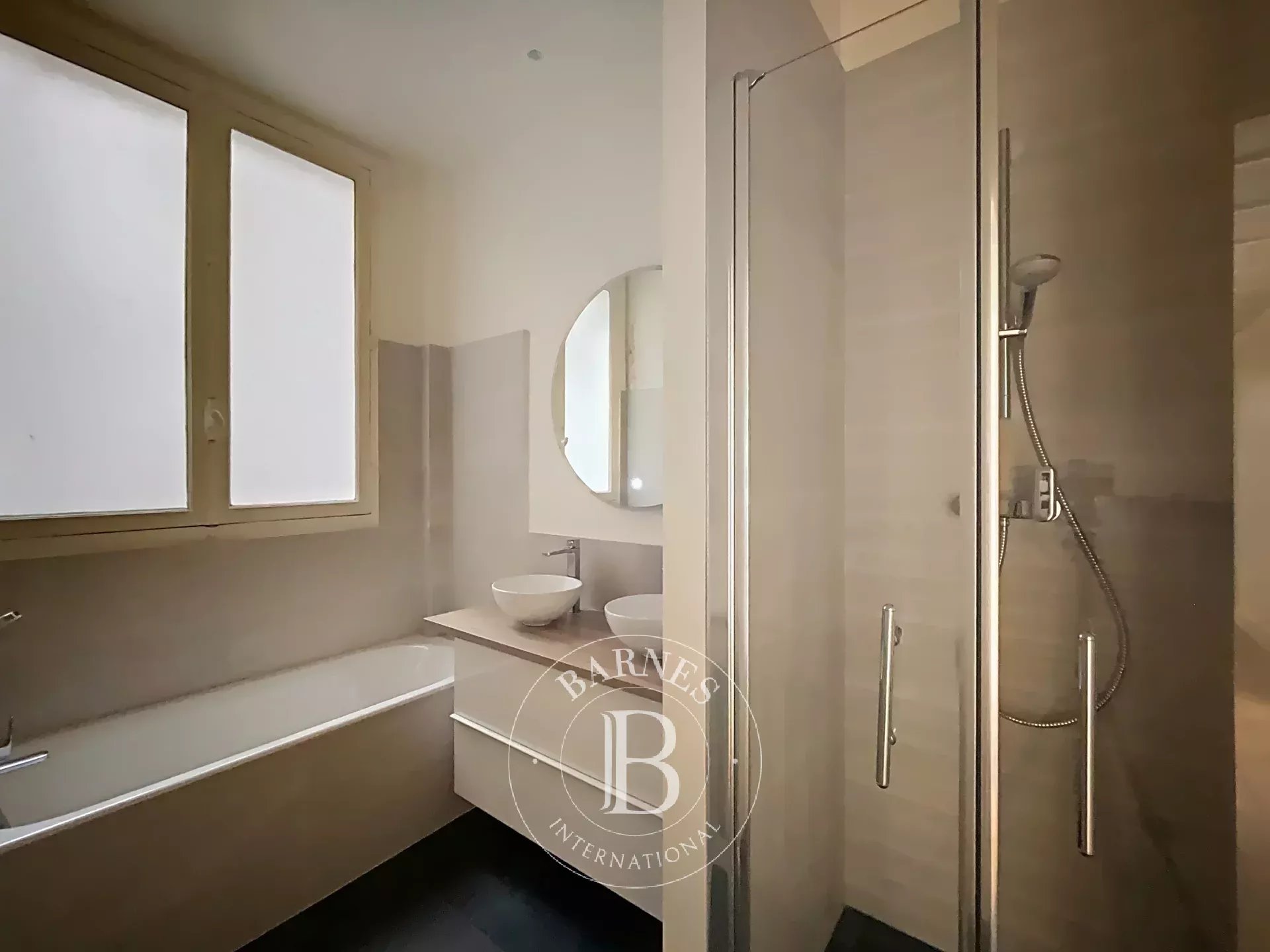 Daire Paris 8ème - picture 8