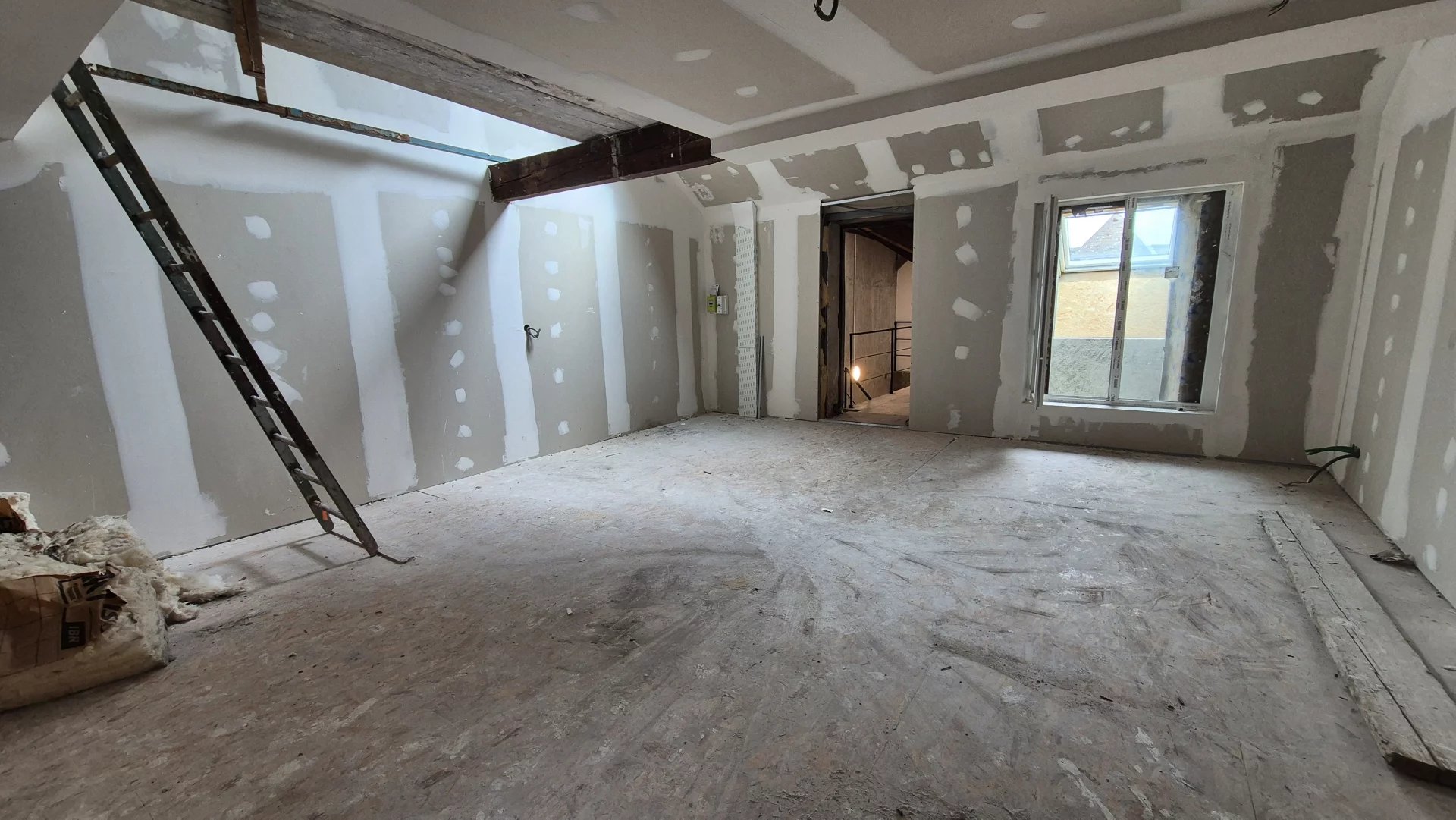 NAY CENTRE, A VENDRE T4 92 m² en duplex en plateau