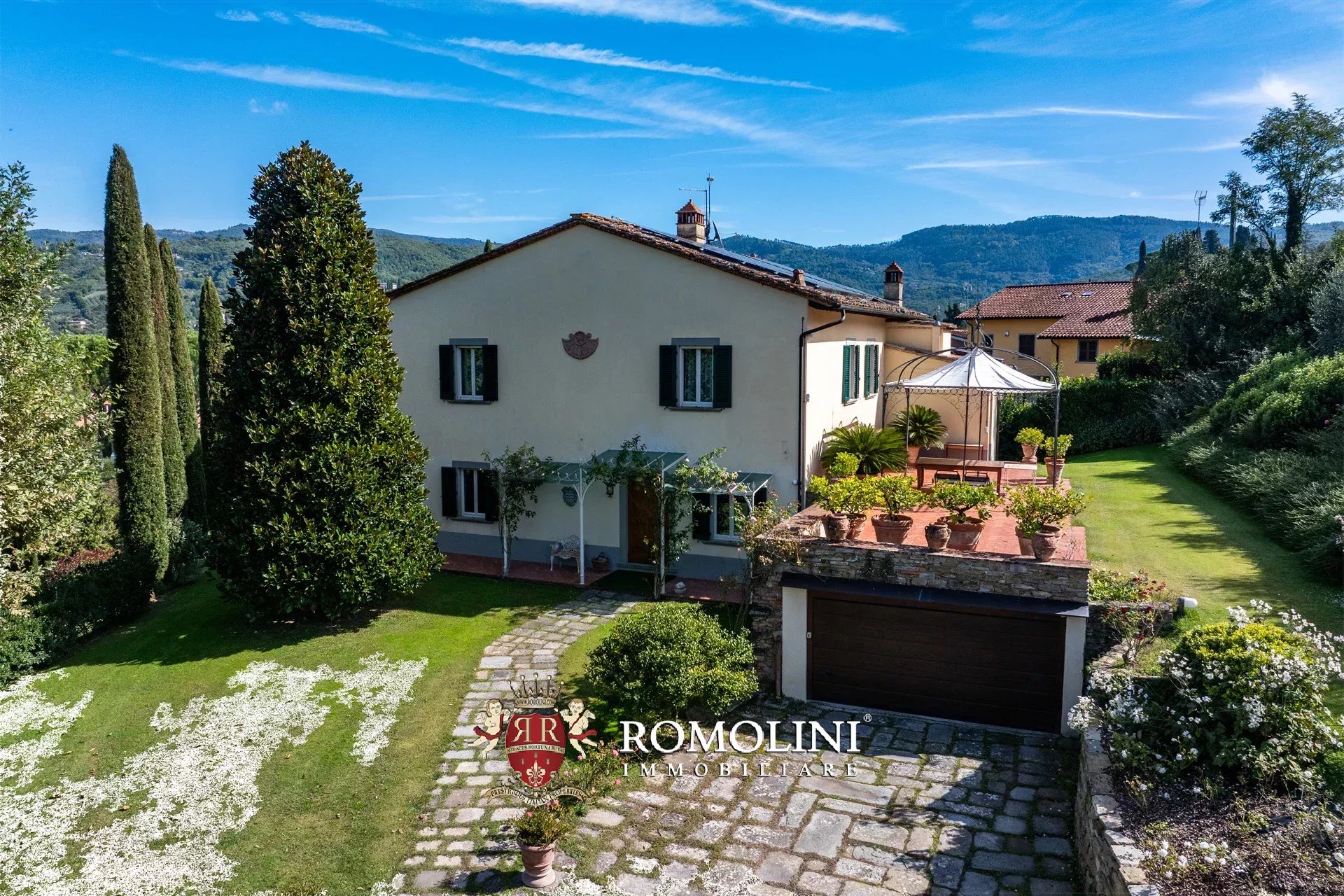 4 Bedroom Villa/Townhouse's Image 9