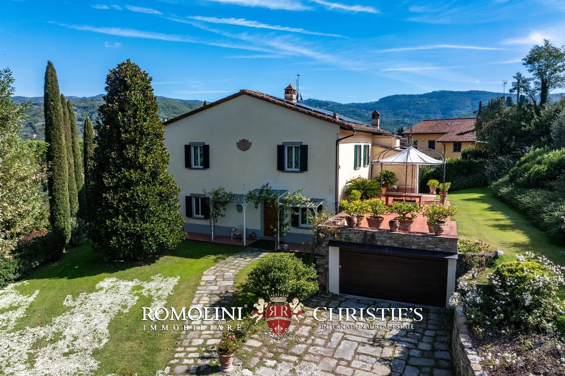 4 Bedroom Villa/Townhouse's Image 9