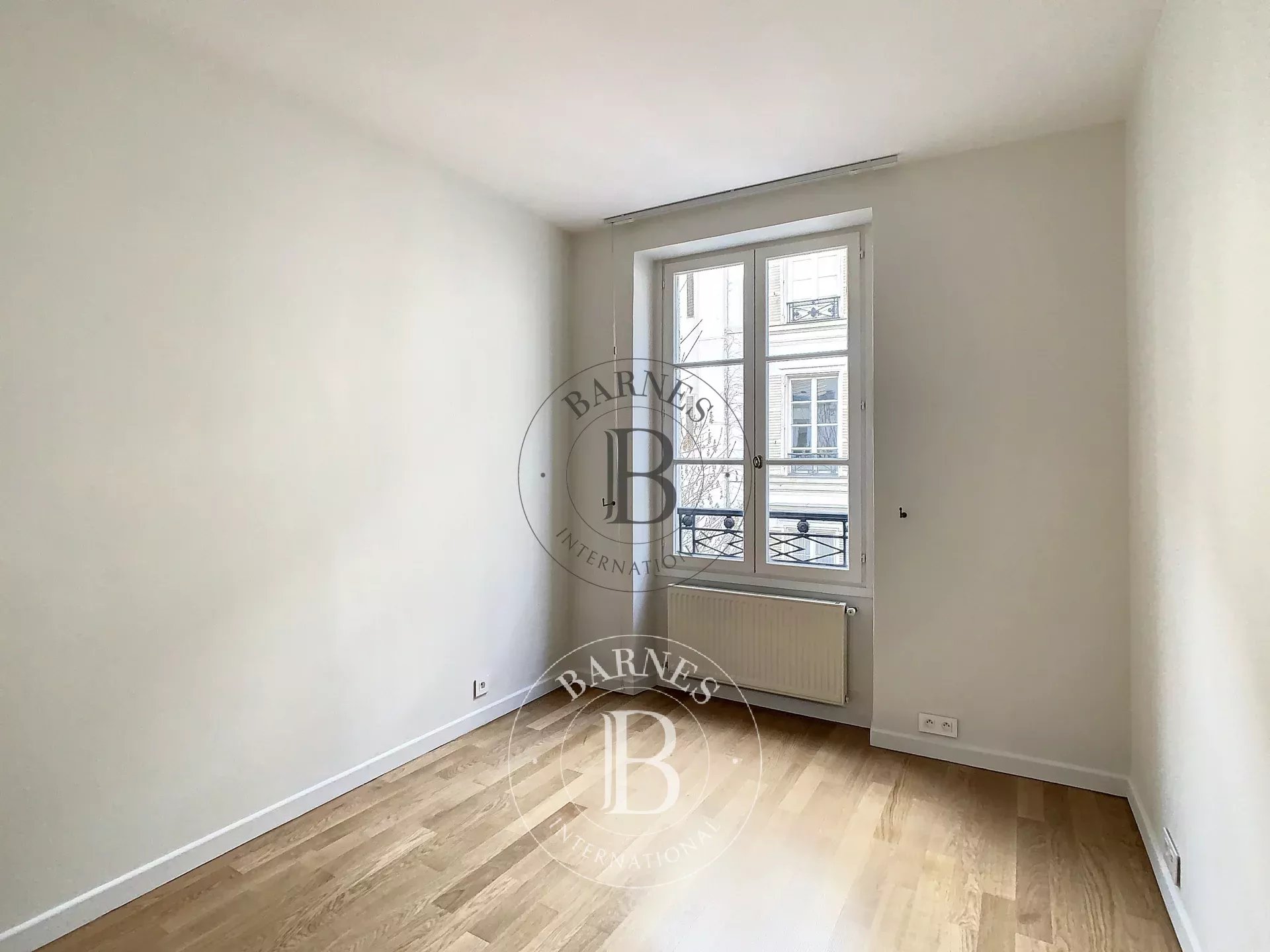 Daire Paris 8ème - picture 8