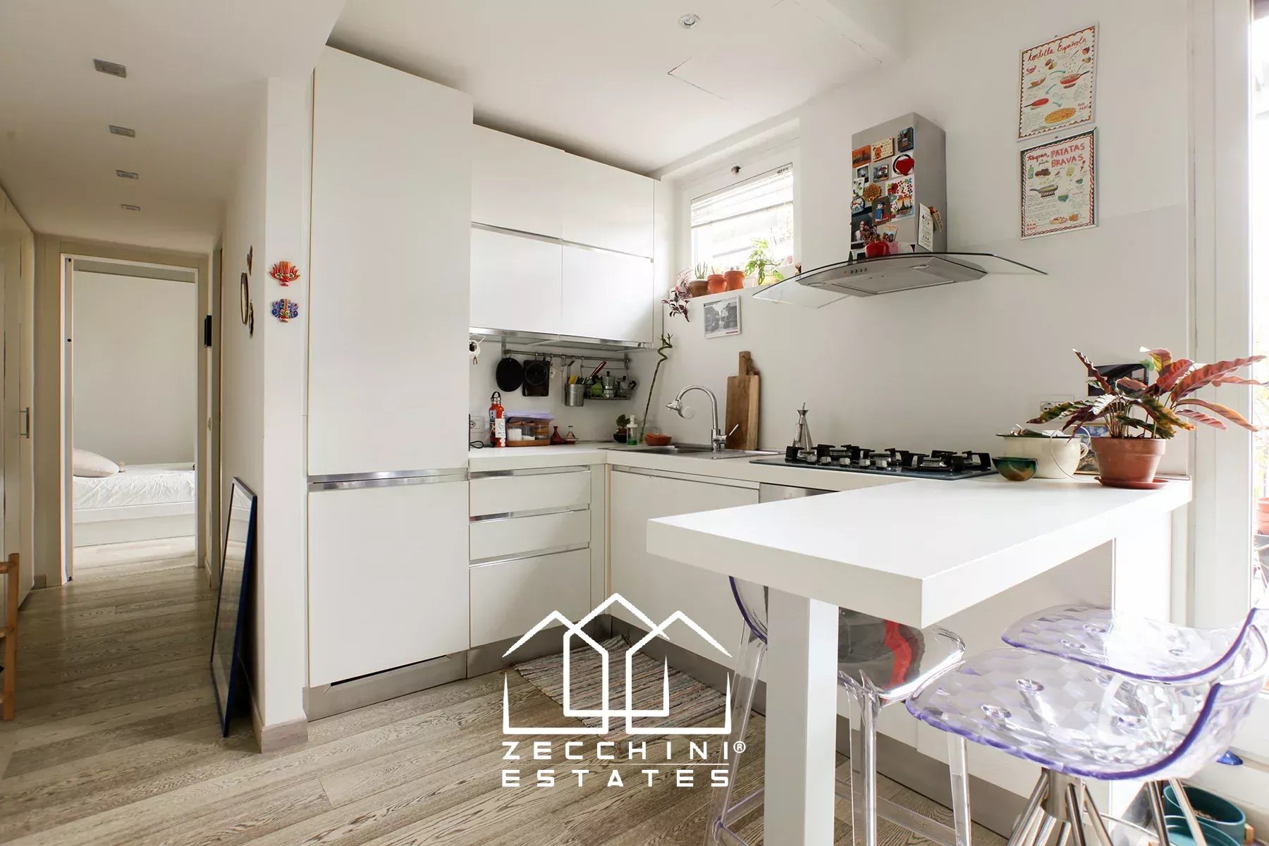 Pleasant one-bedroom with large terrace.
