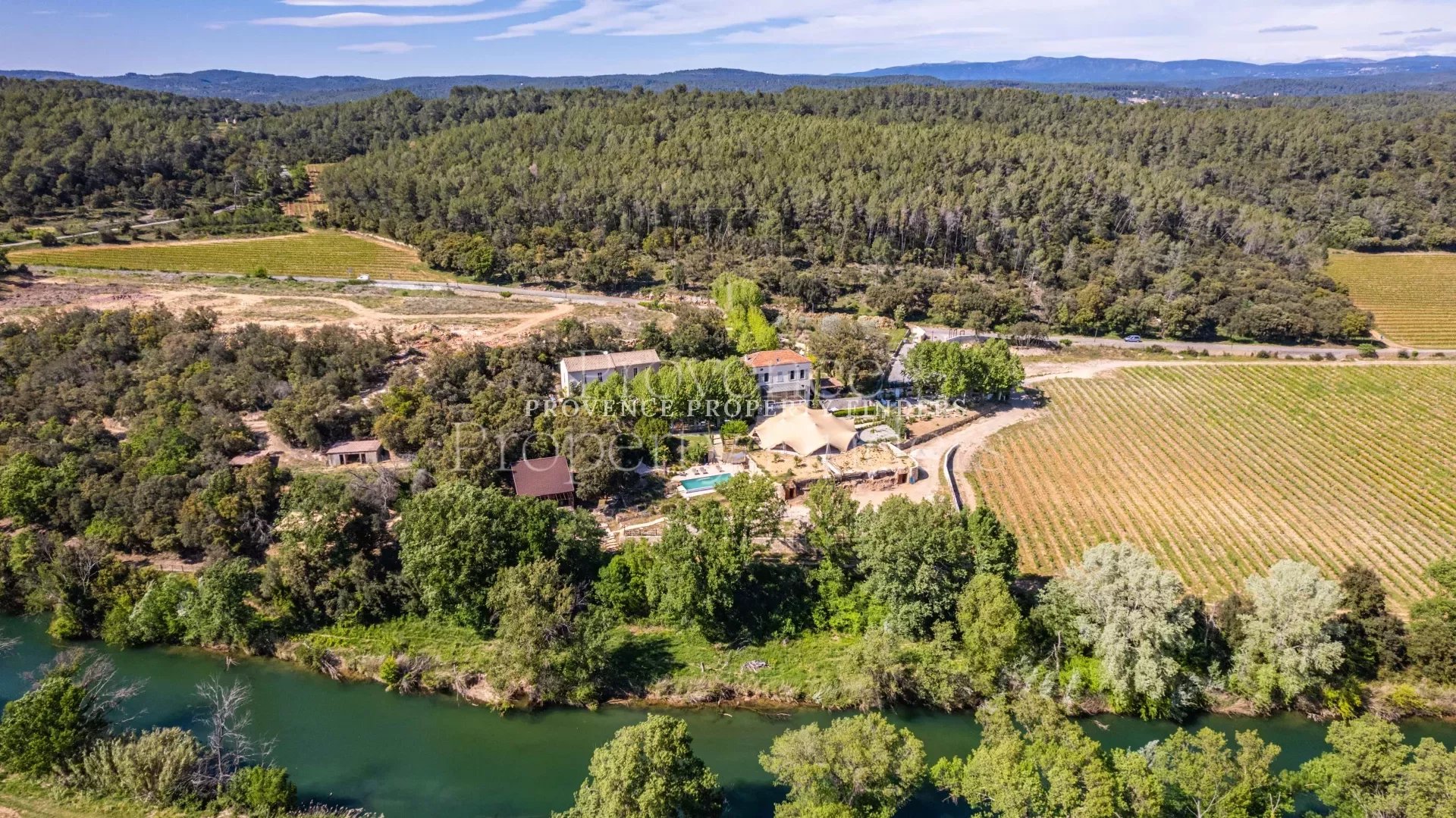 Wine estate with Mansion, Mas, Chalet and Swimming pool!