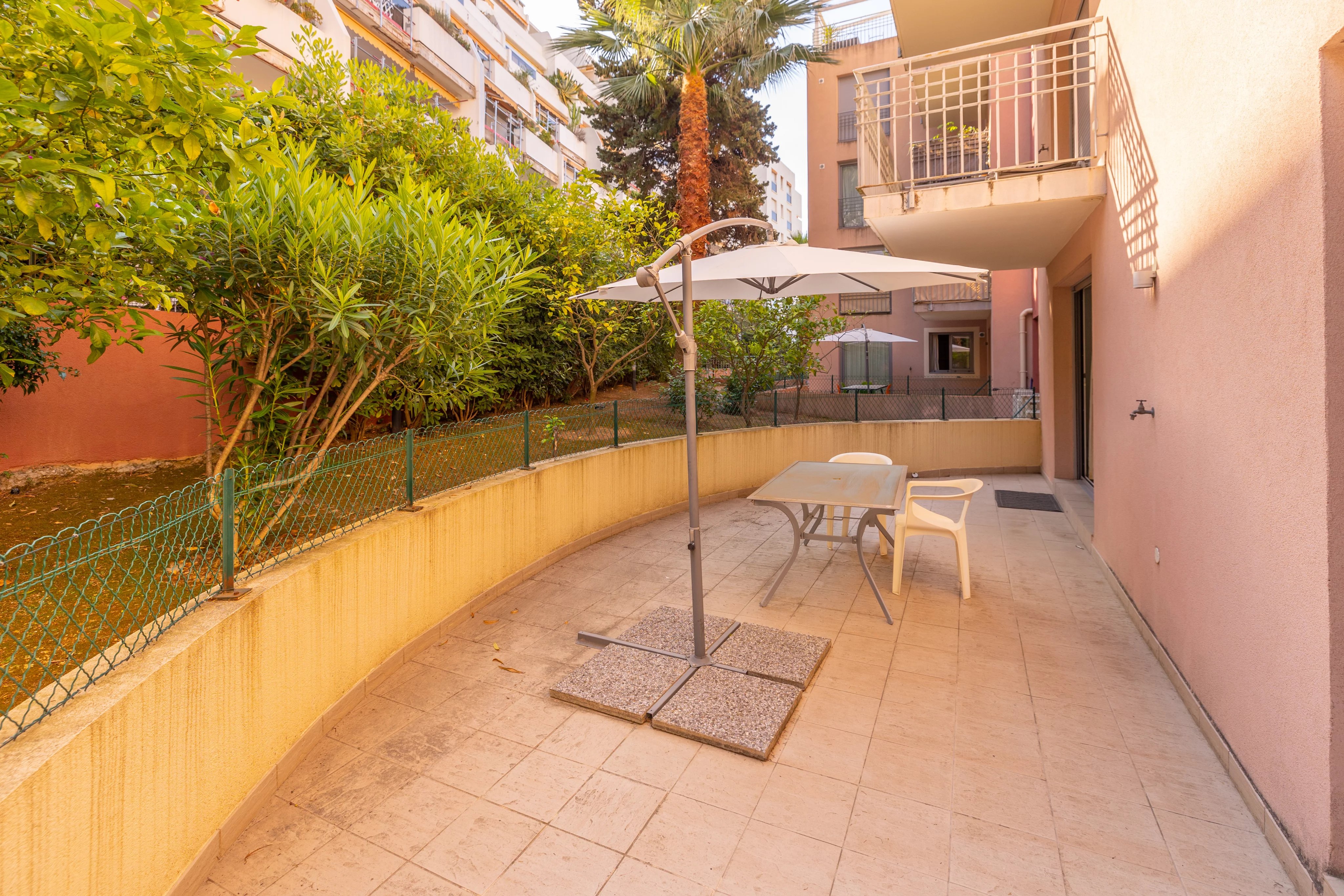 Bel appartamento di 2 locali con terrazza a Menton Garavan
