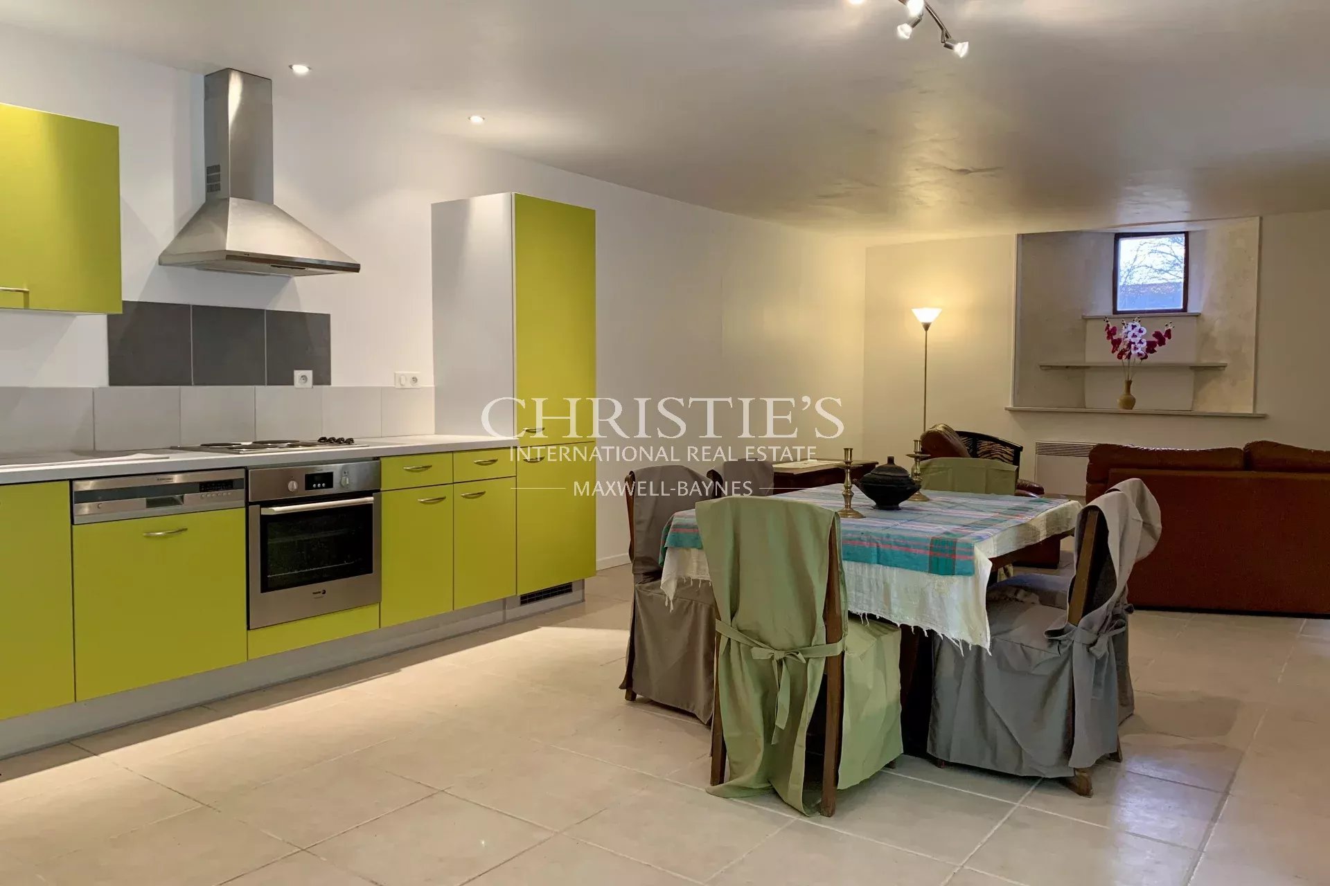 7 Bedroom Villa/Townhouse's Image 52