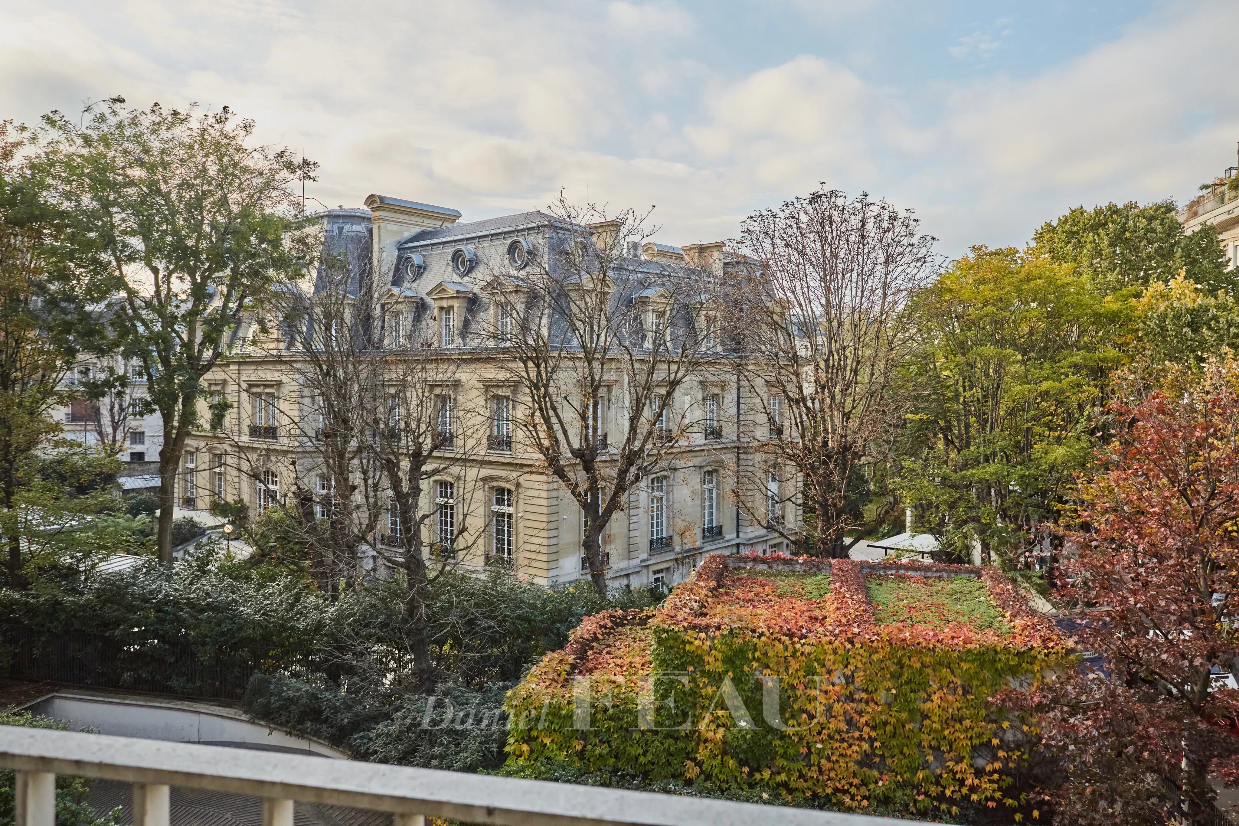 Sale Apartment Paris 16th