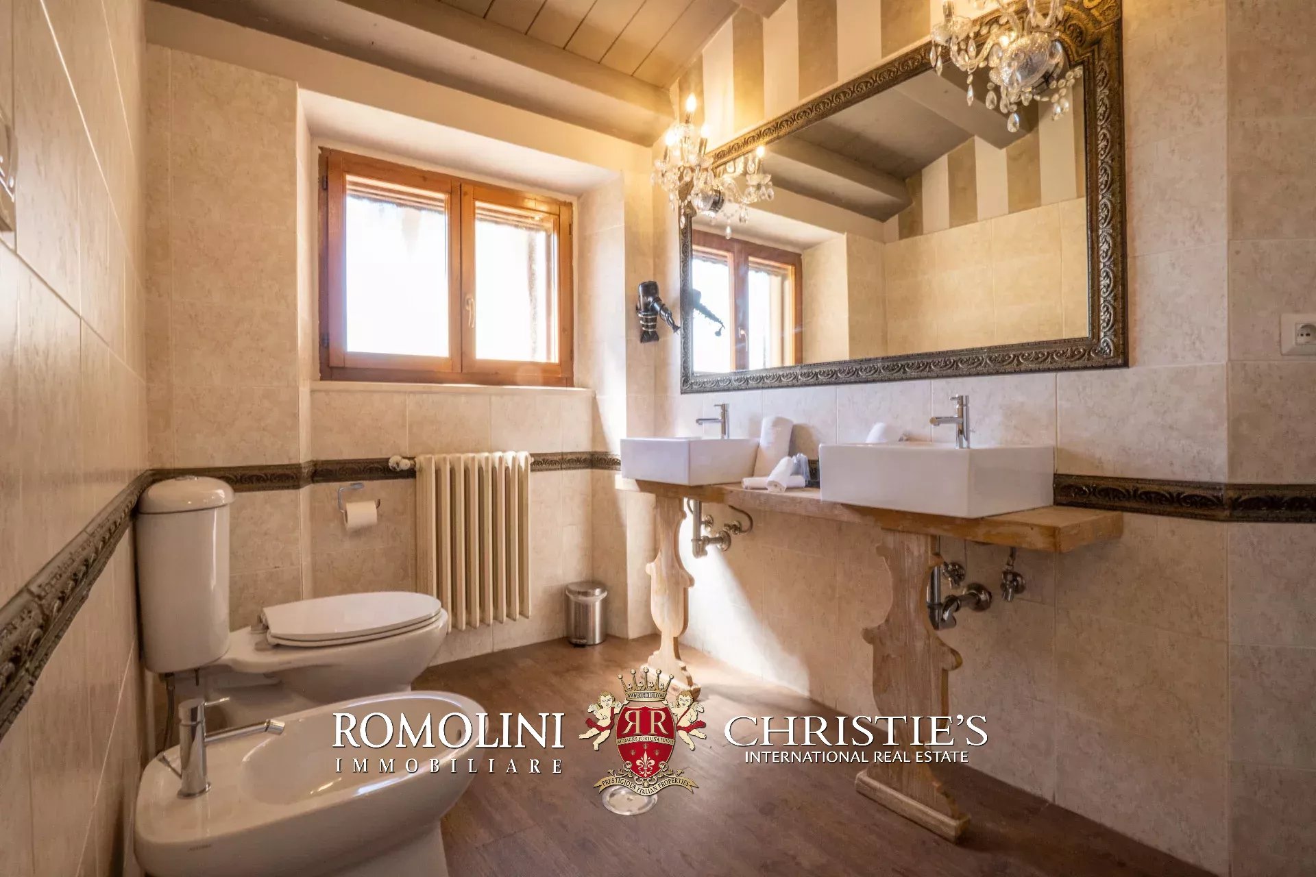 6 Bedroom Villa/Townhouse's Image 20