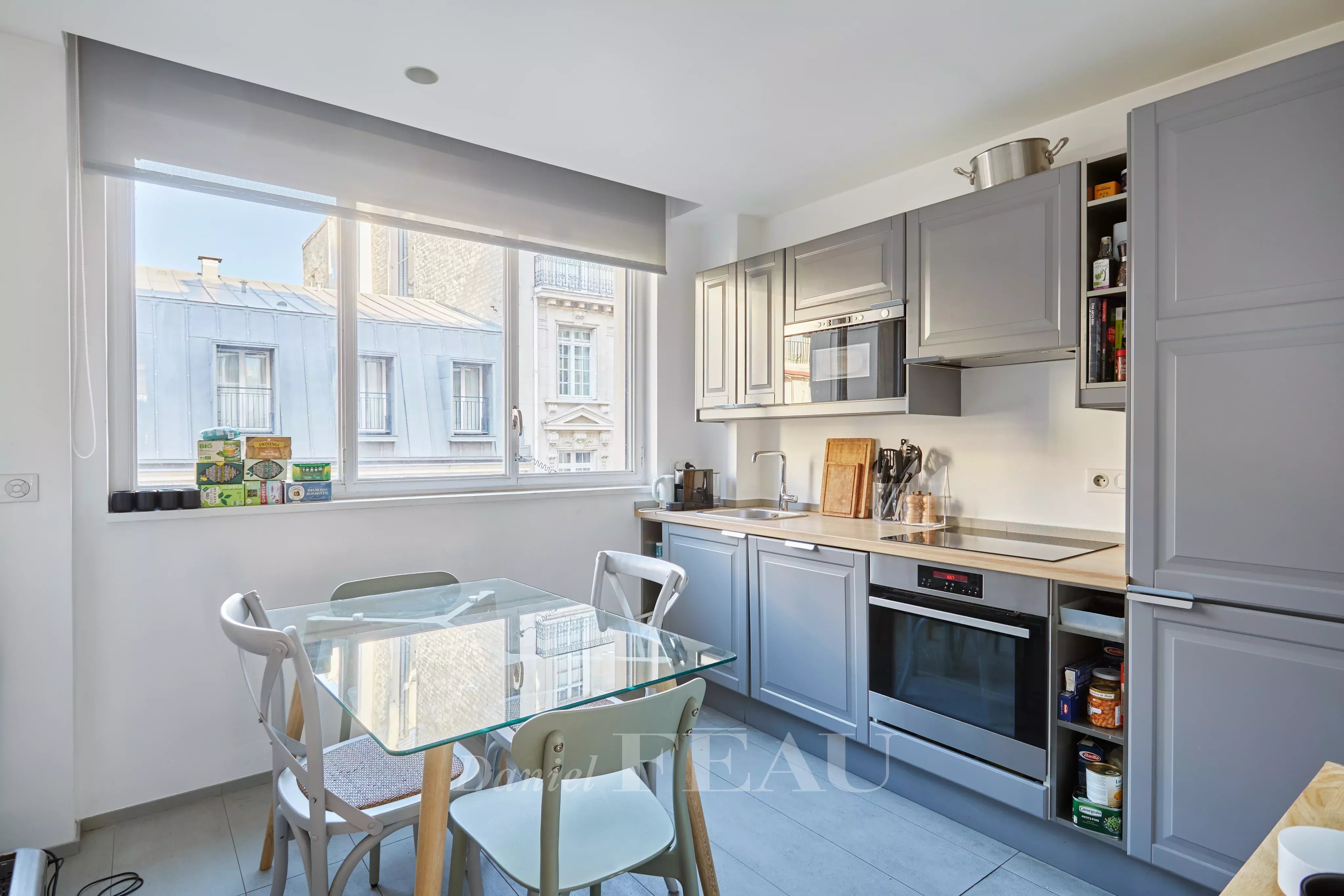 Sale Apartment Paris 16th