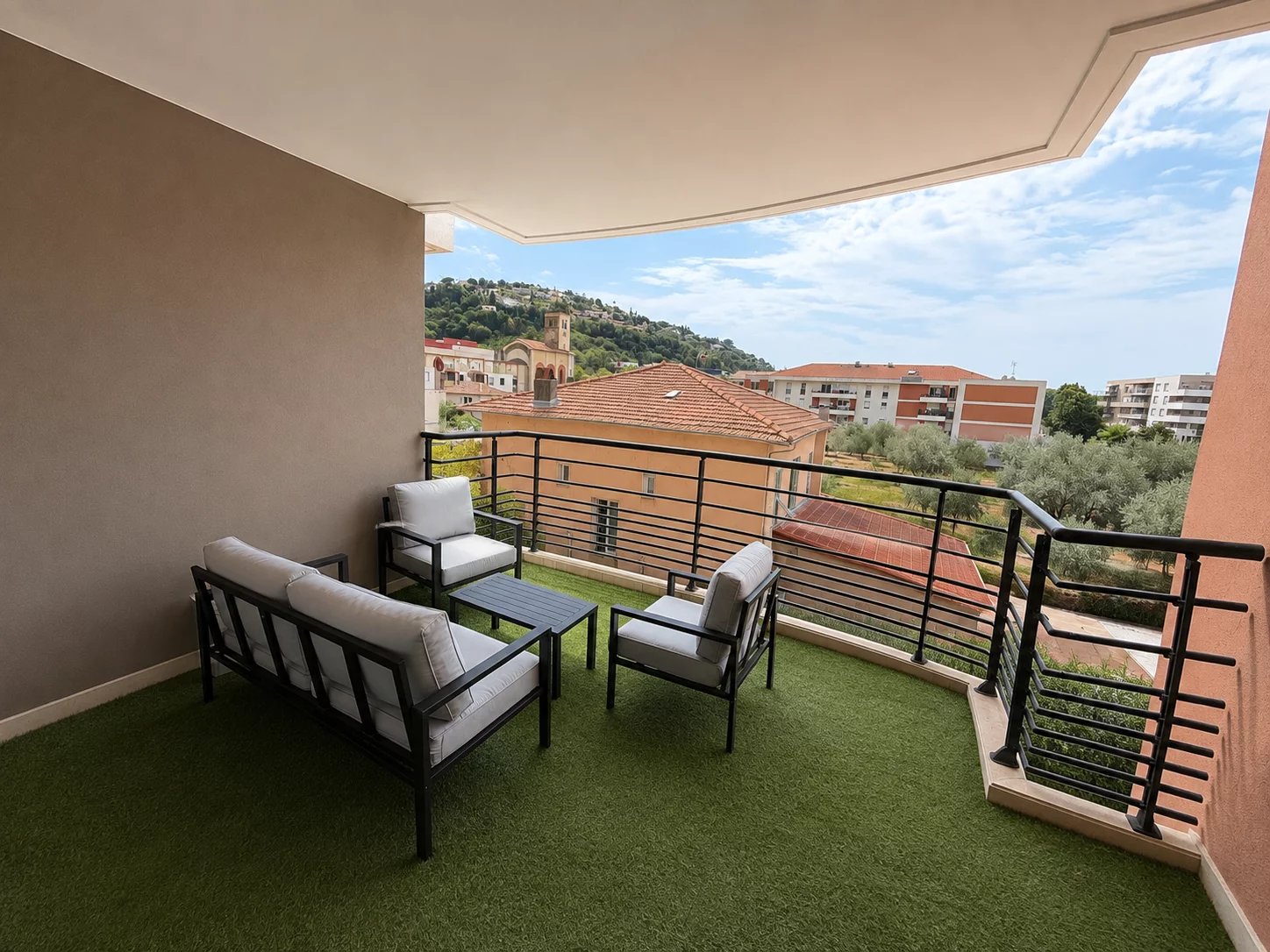 NICE – SAINT-ISIDORE | T3 AVEC TERRASSE, BALCON ET GARAGE
