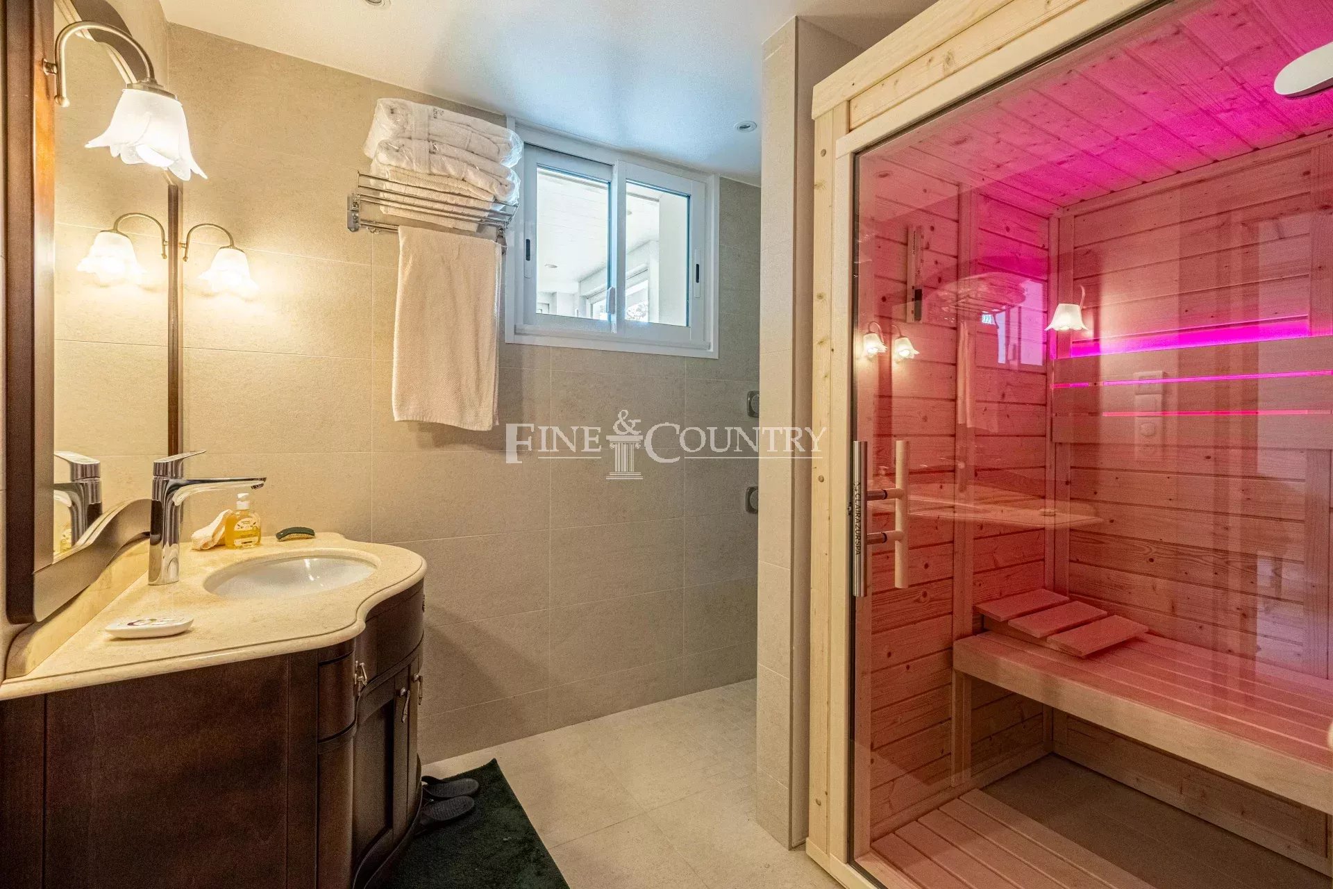 Photo of Villa for sale in Valbonne