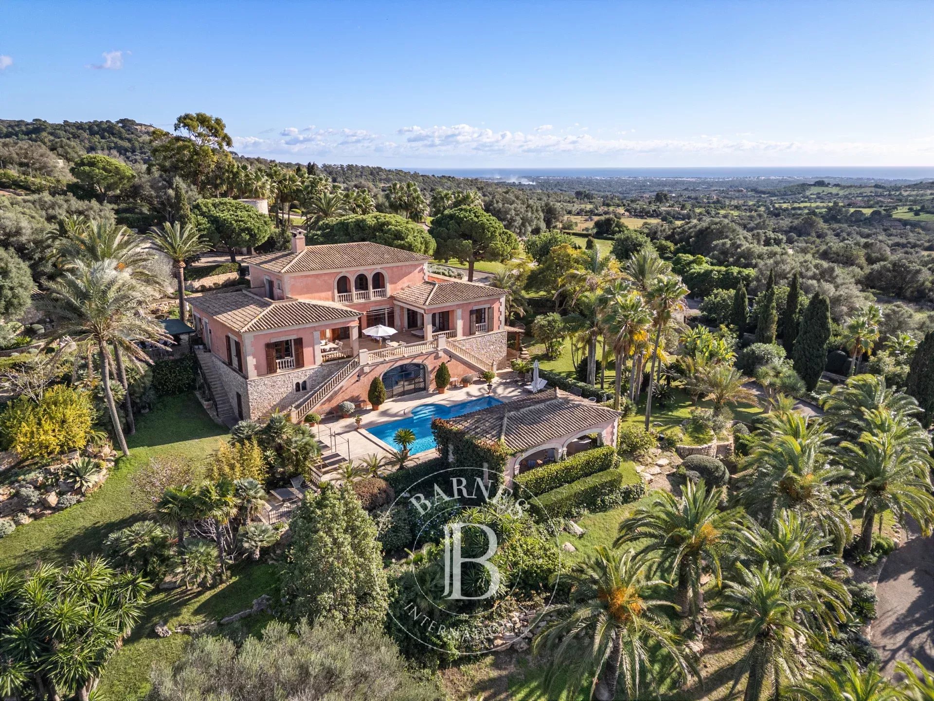 Domaine rural étendu avec plusieurs résidences à Cas Concos