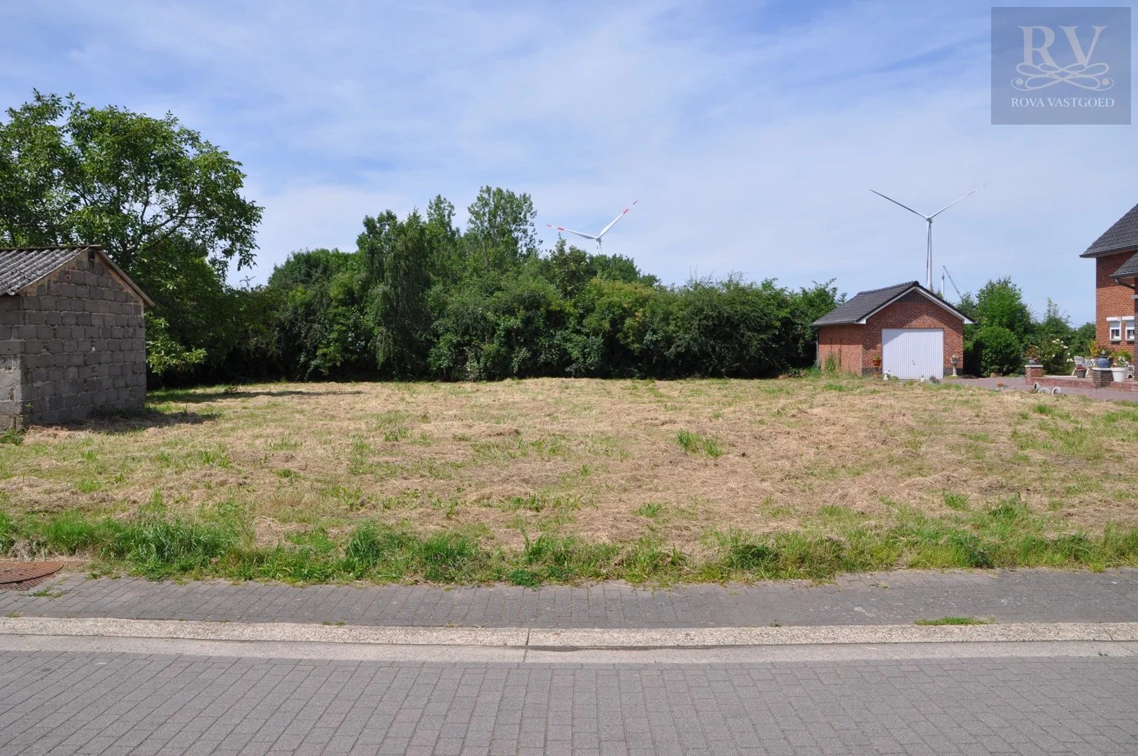 CENTRAAL GELEGEN WEIDE/LANDBOUWGROND VAN 10ARE IN BOORSEM